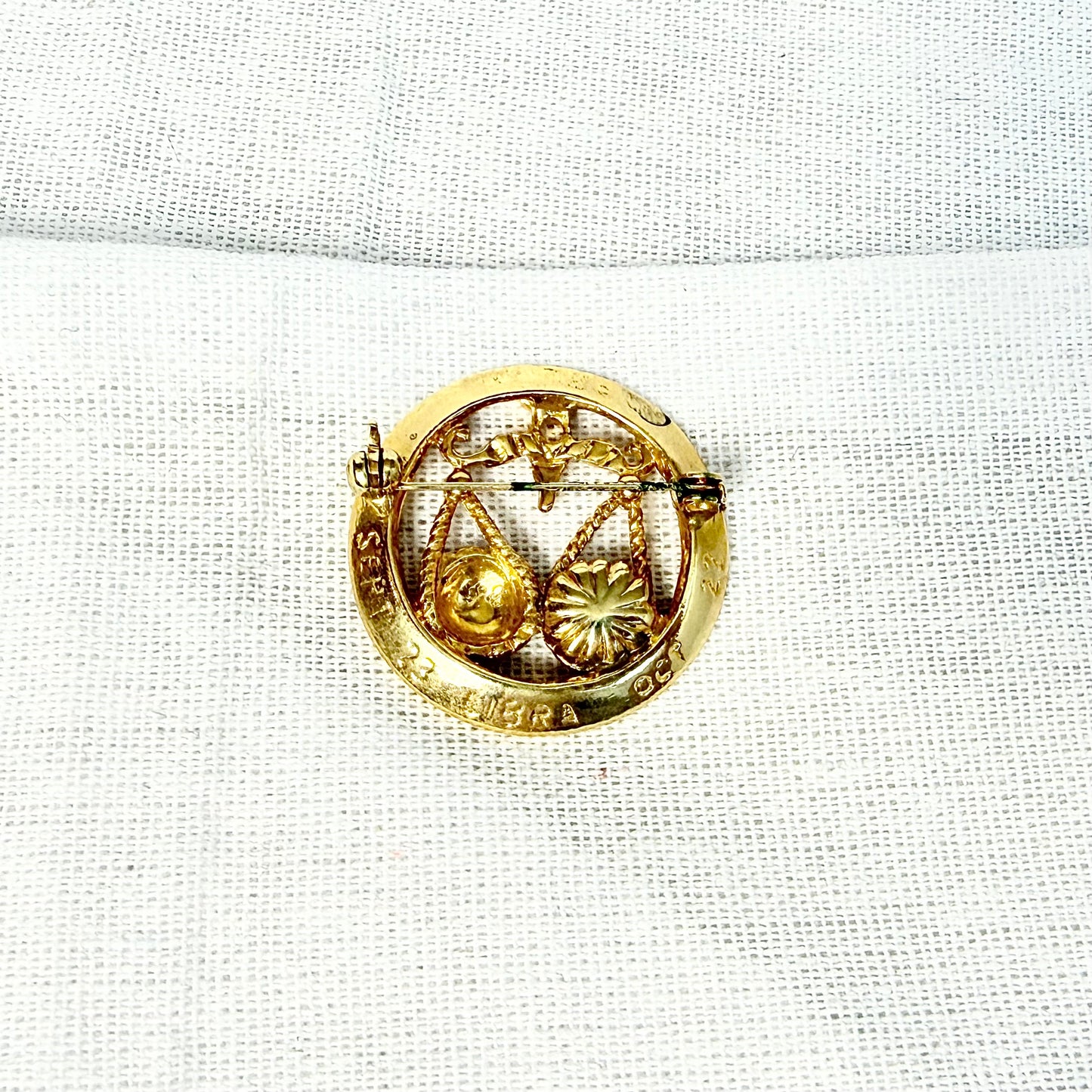 Trifari Sternzeichen Brosche Waage