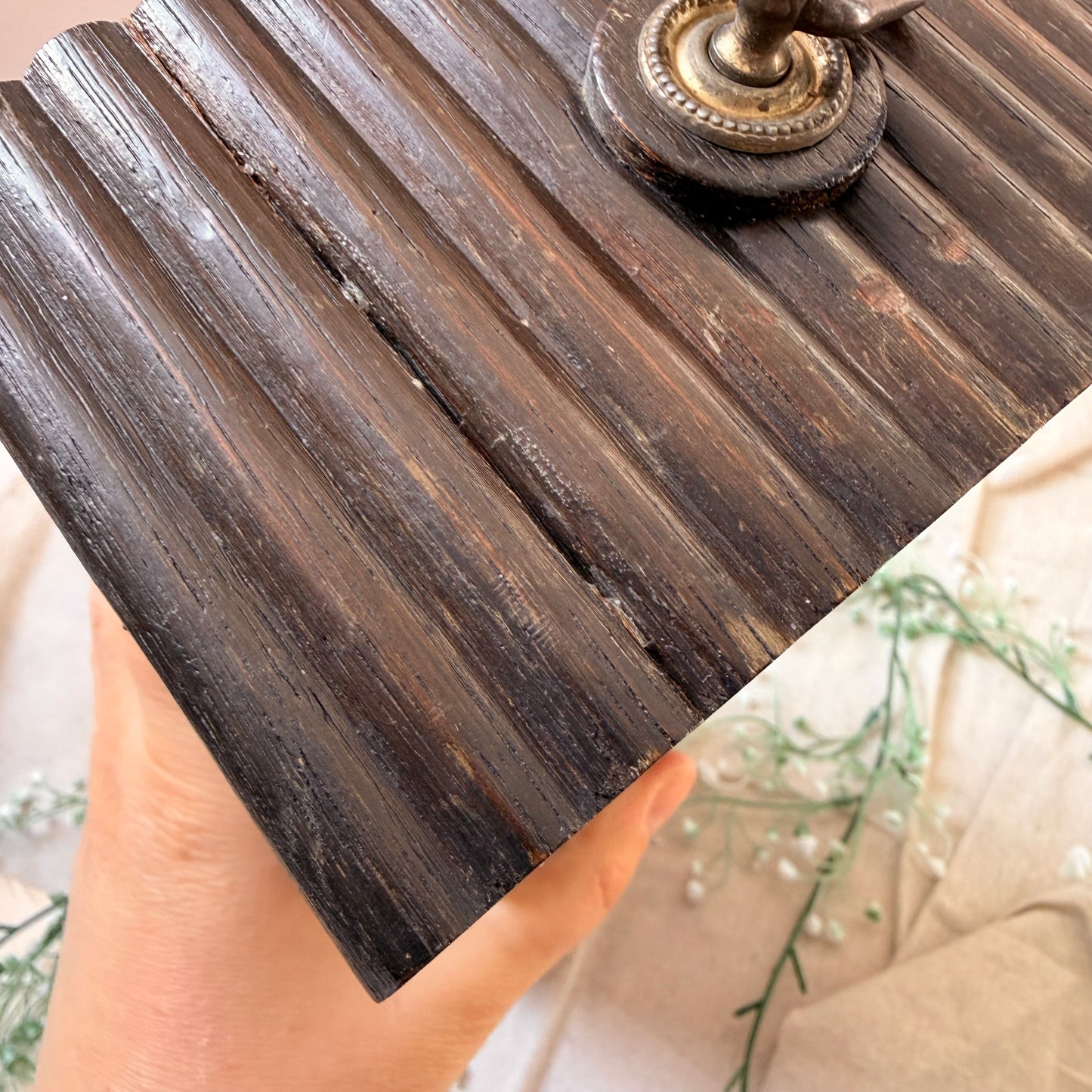 Schublade Nähmaschine dunkel