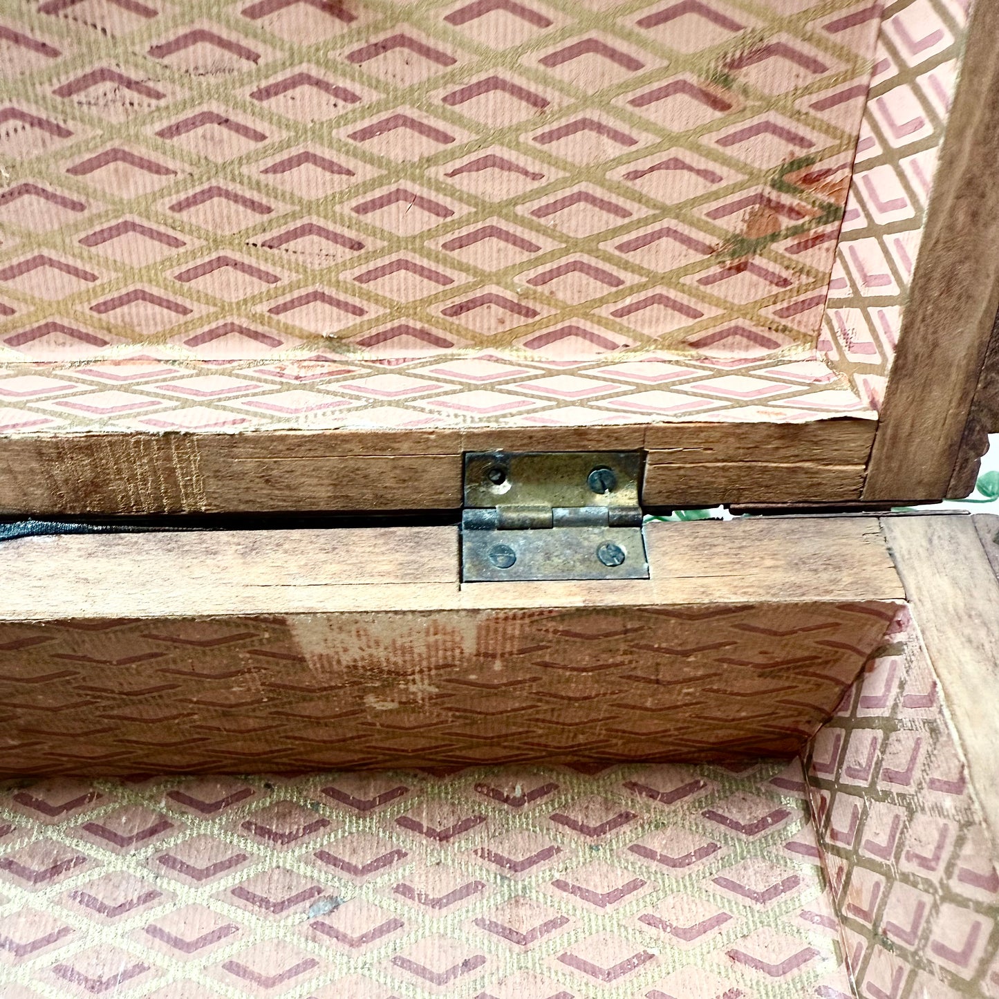 Tramp Art Box Oliv