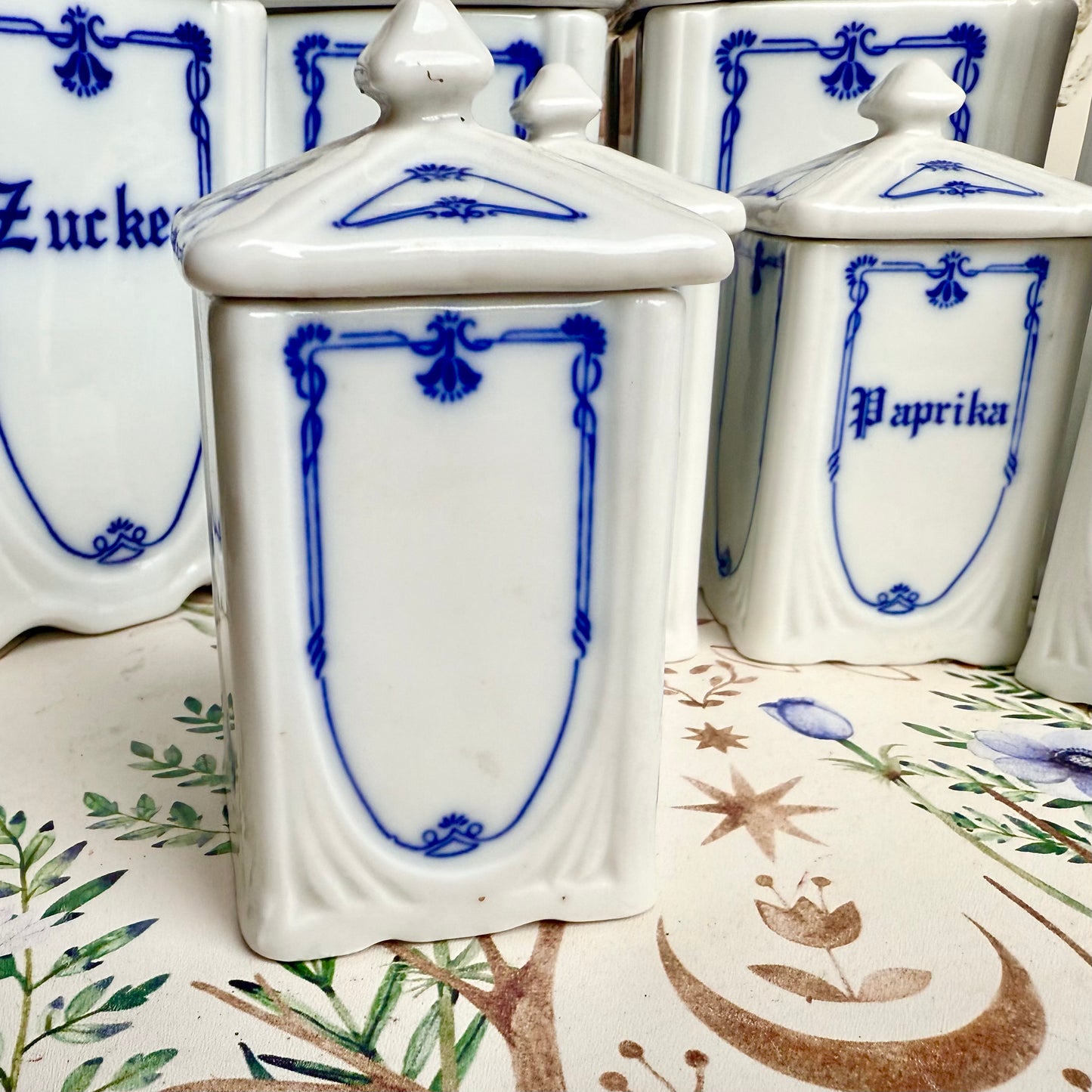 Vorrats- und Gewürzdosen Jugendstil