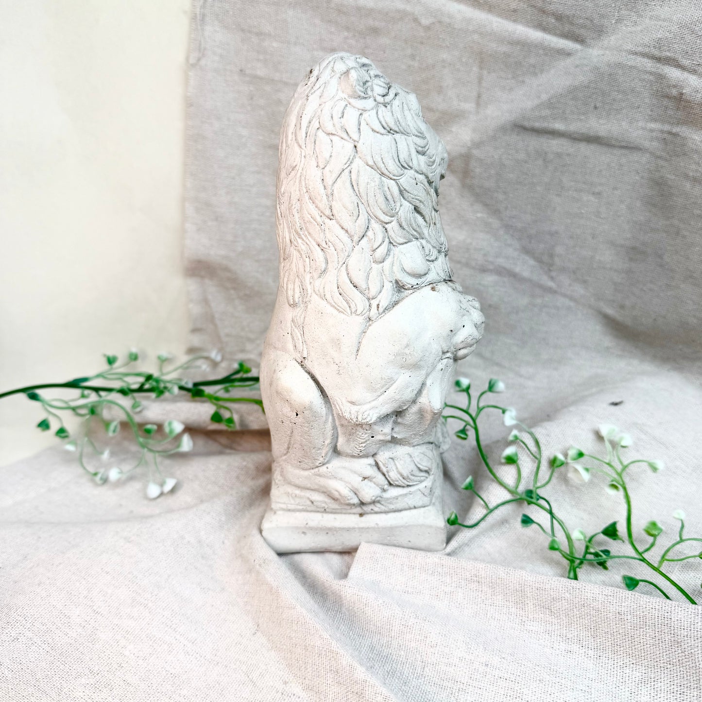 Beton Löwe Skulptur