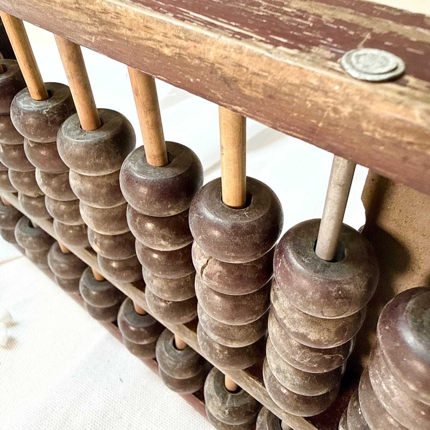 Antiker Rechenschieber aus Holz