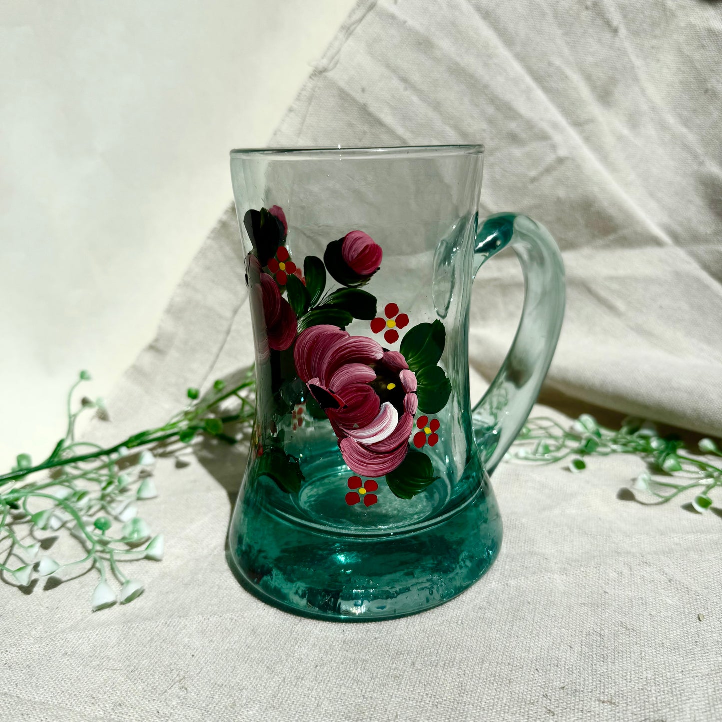 Glaskrug Blumen handbemalt