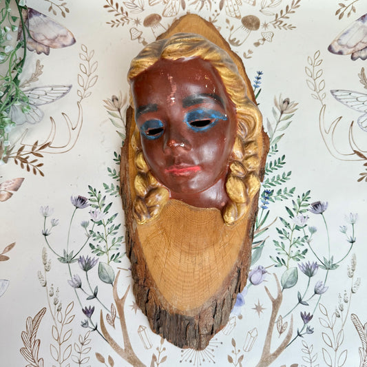 Maske Mädchen 1950er