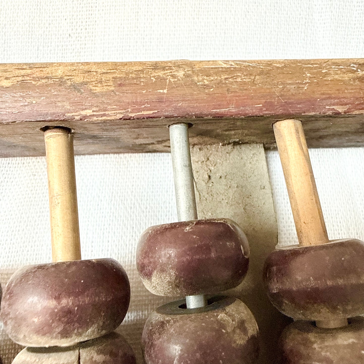 Antiker Rechenschieber aus Holz