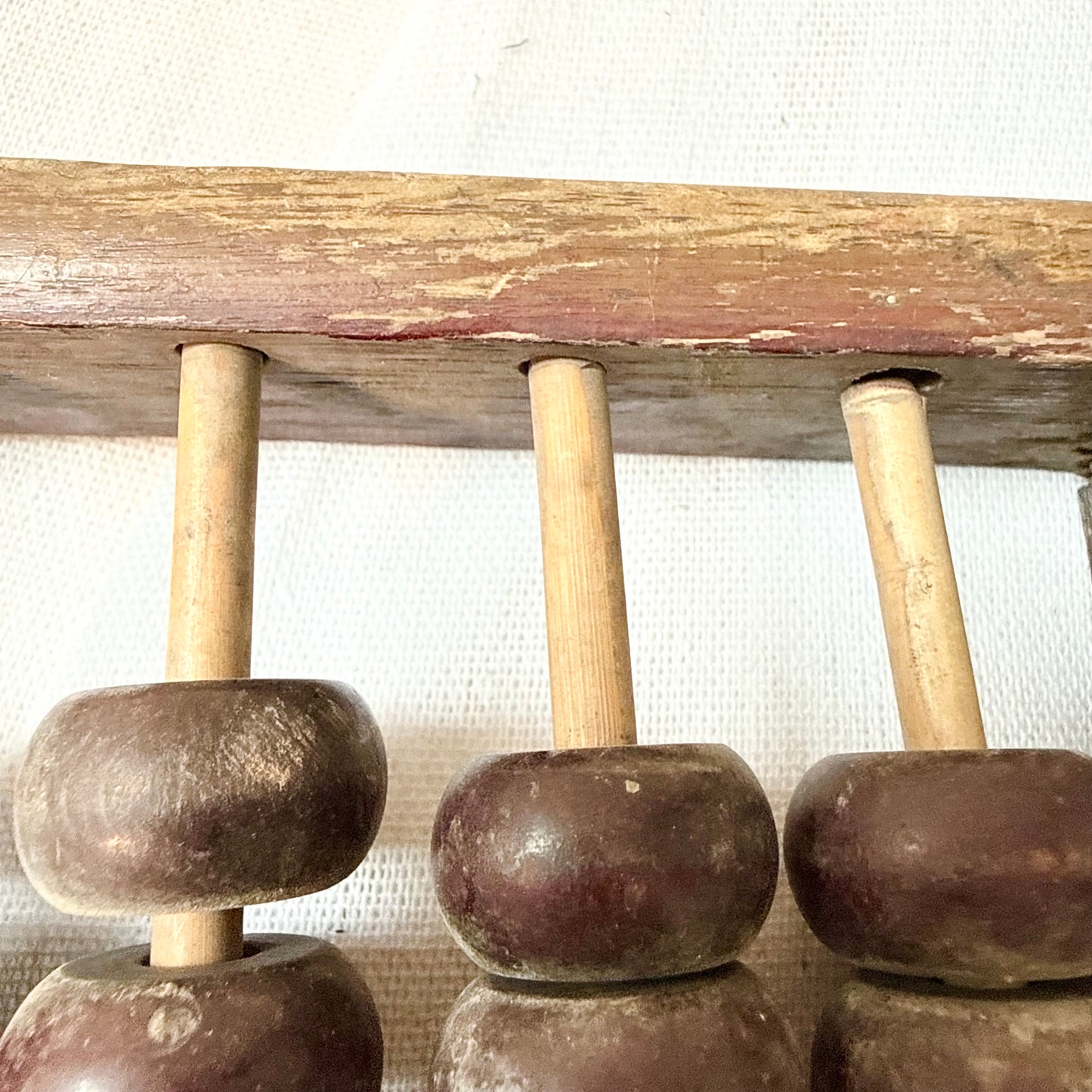 Antiker Rechenschieber aus Holz