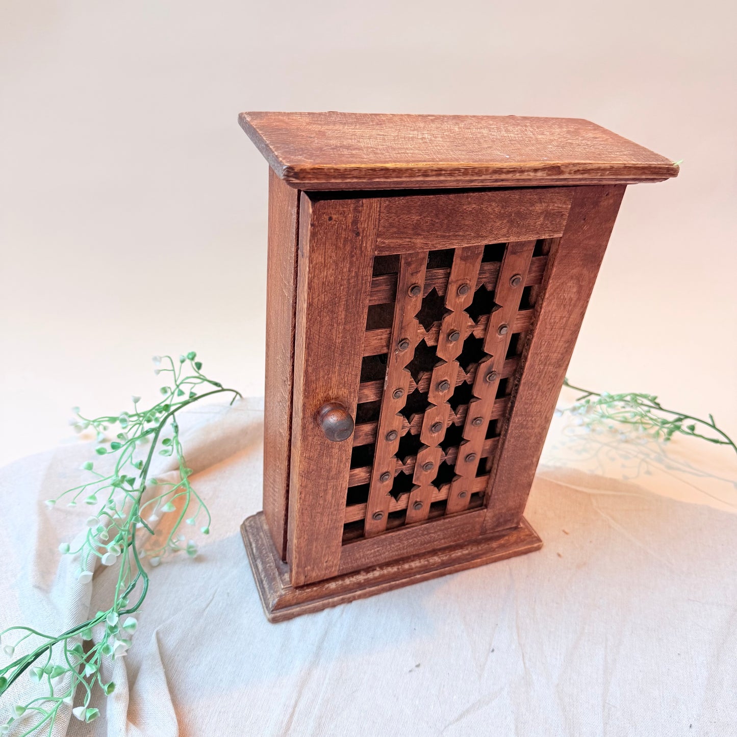 Holzregal Sterne