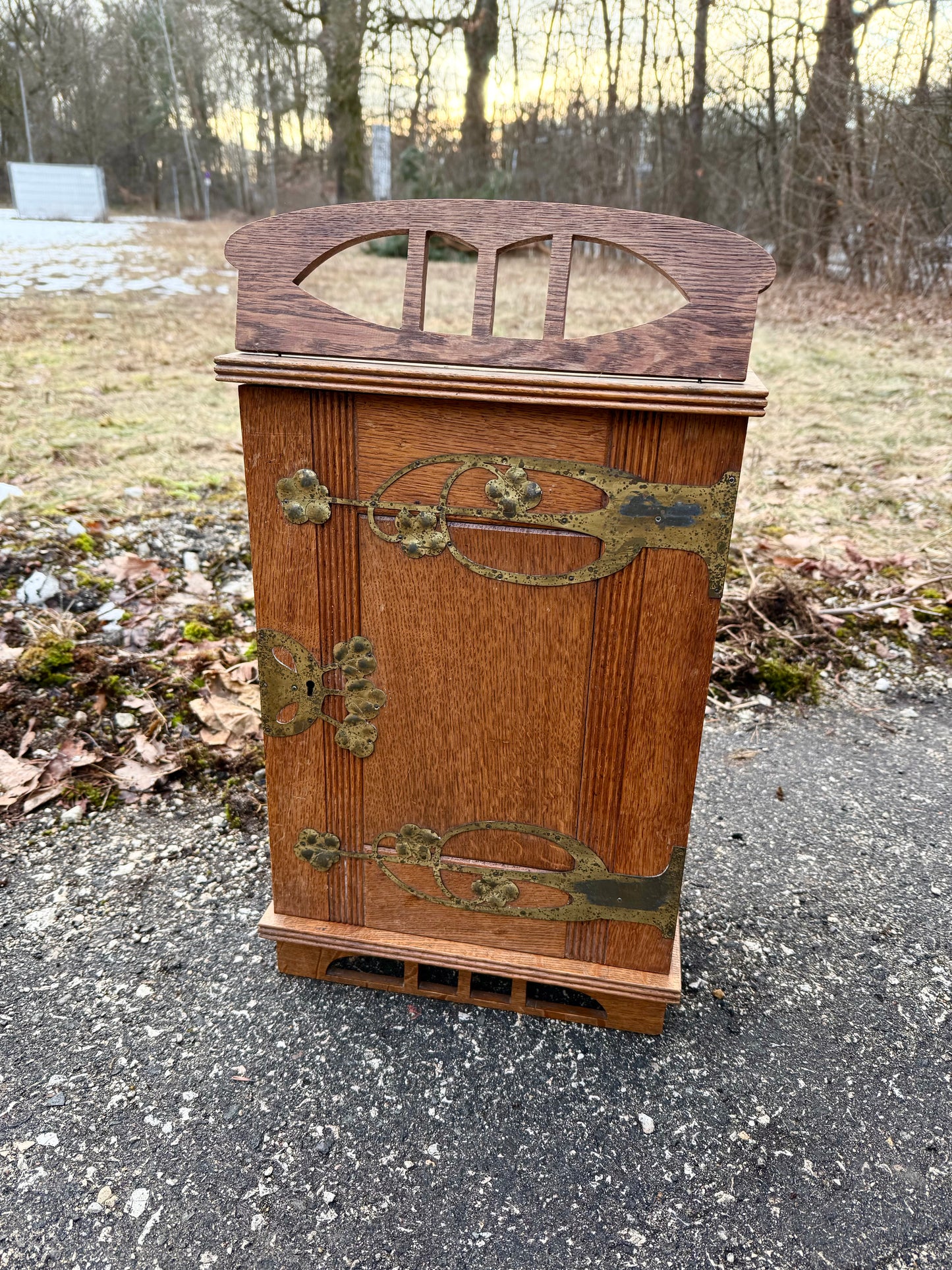 Jugendstil Schränkchen