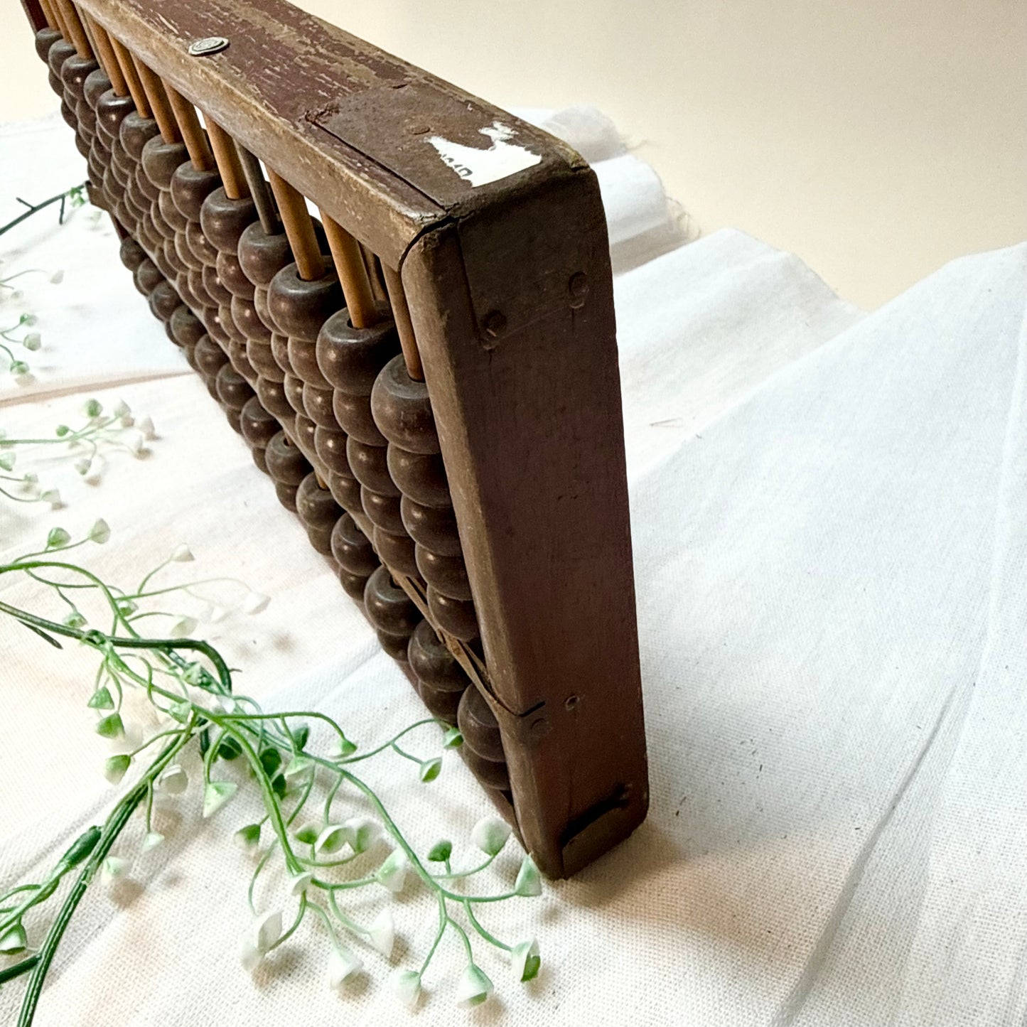Antiker Rechenschieber aus Holz