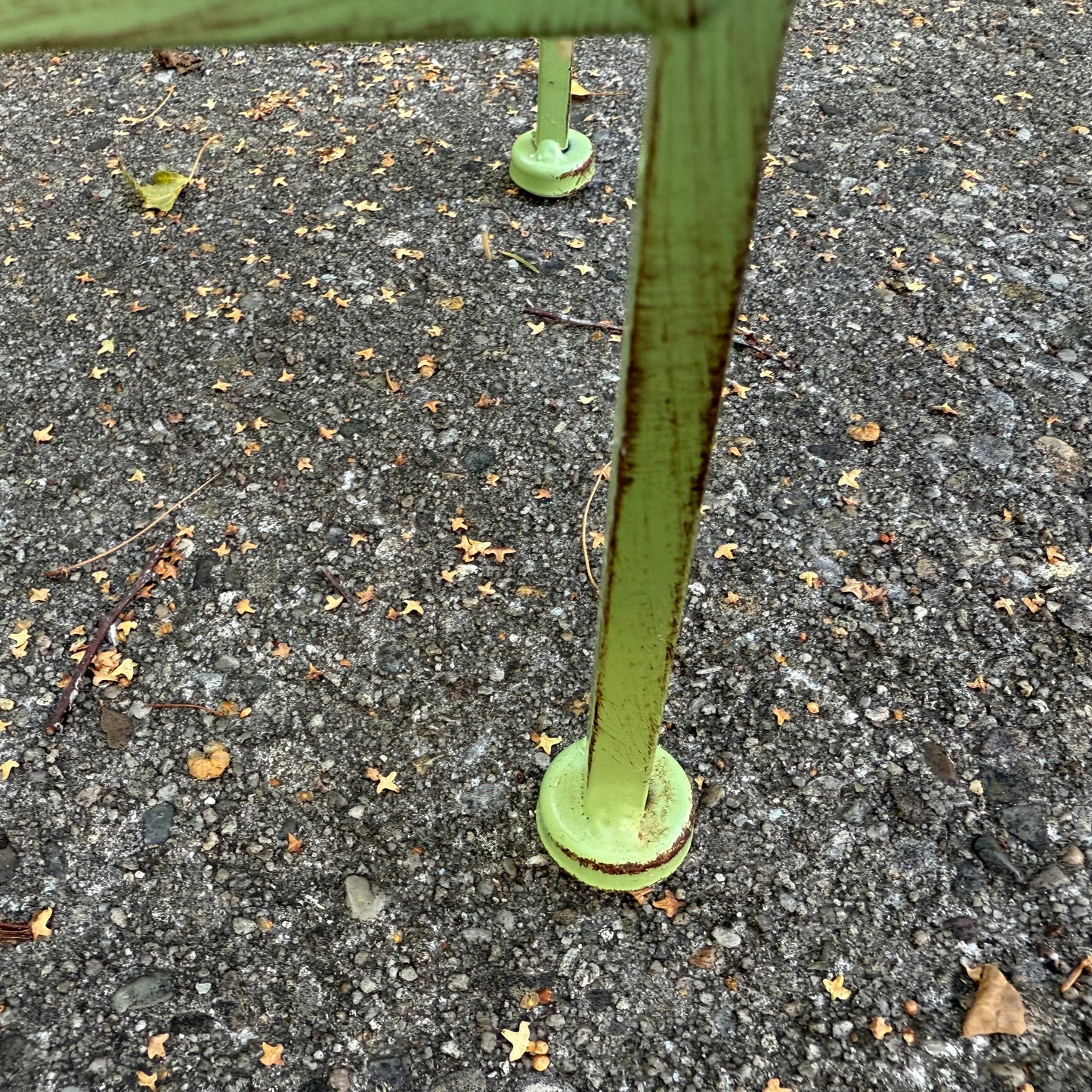 Französischer Beistelltisch