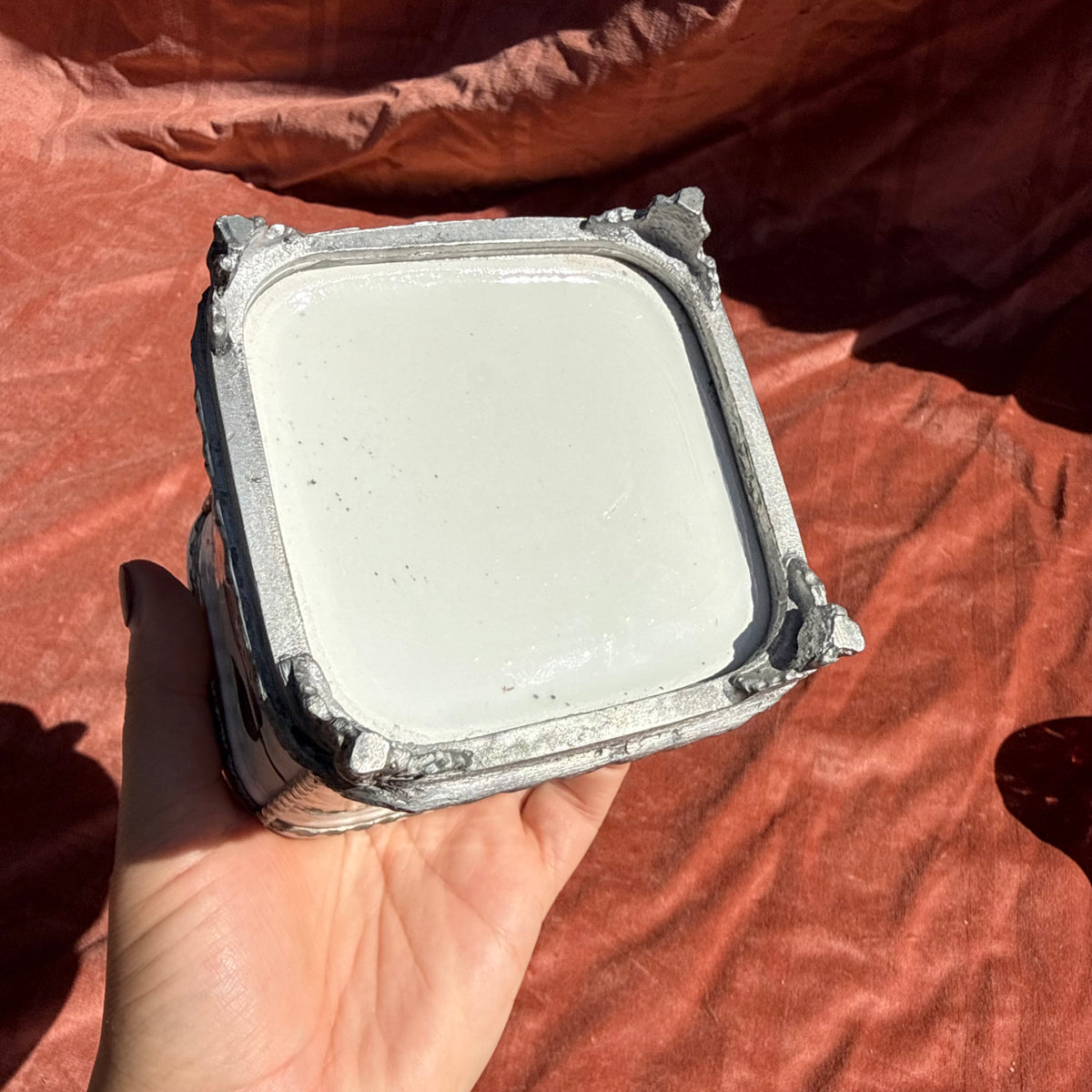 Zuckerdose in Zinngeflecht