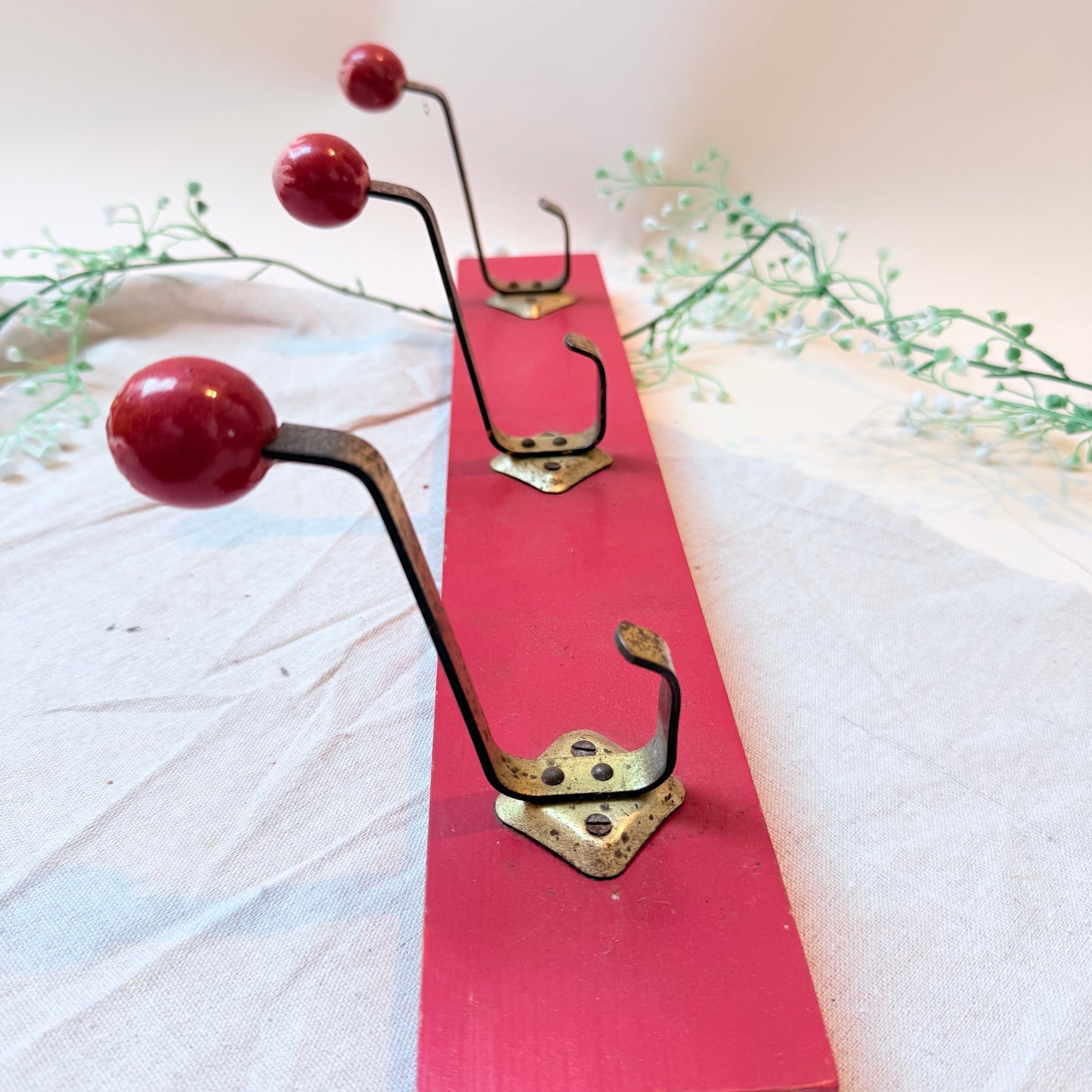 50s Garderobe rot