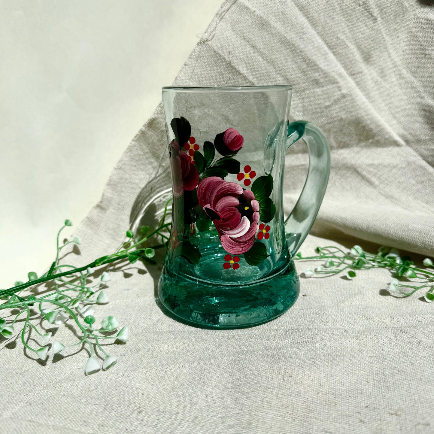 Glaskrug Blumen handbemalt