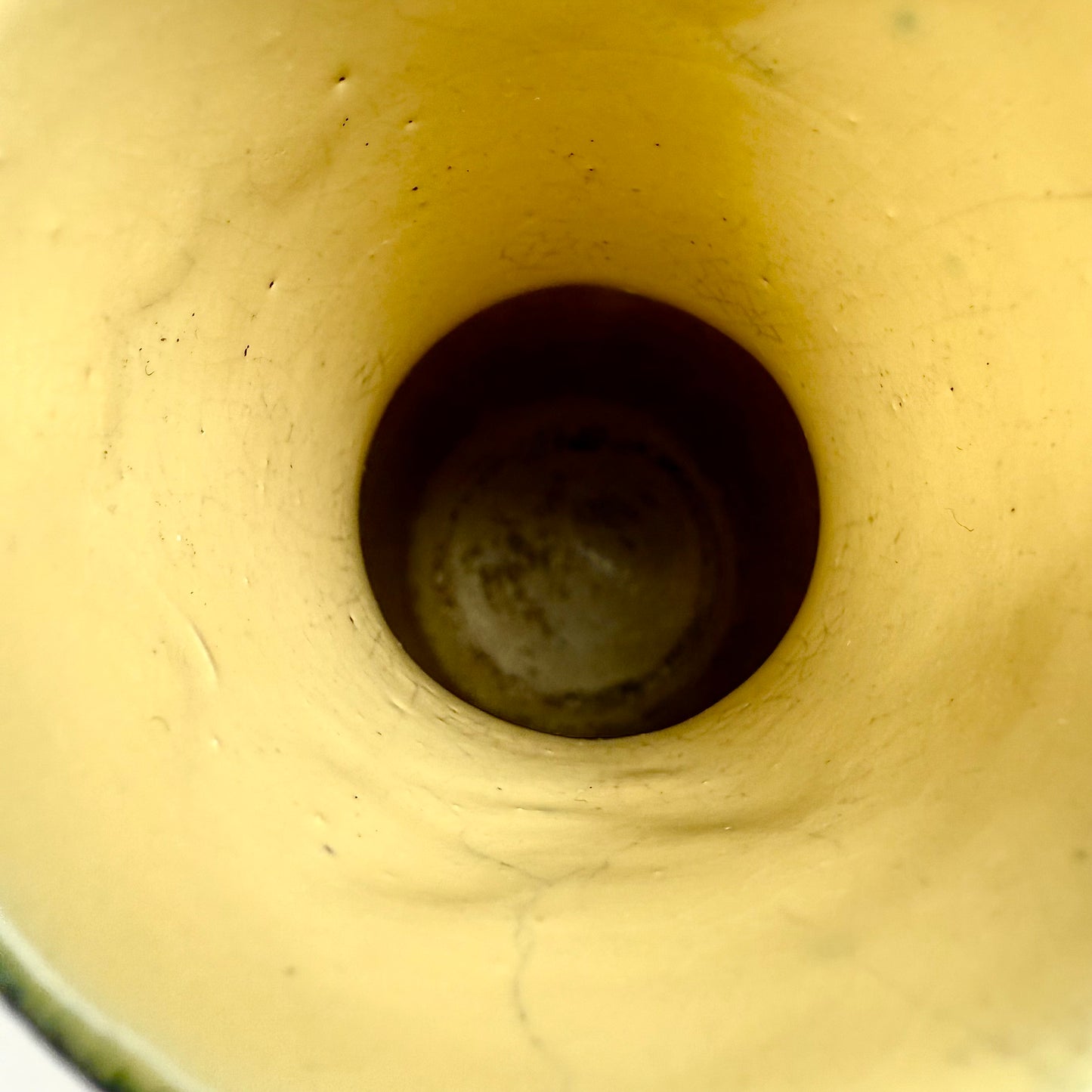 Krug schwarz gelb