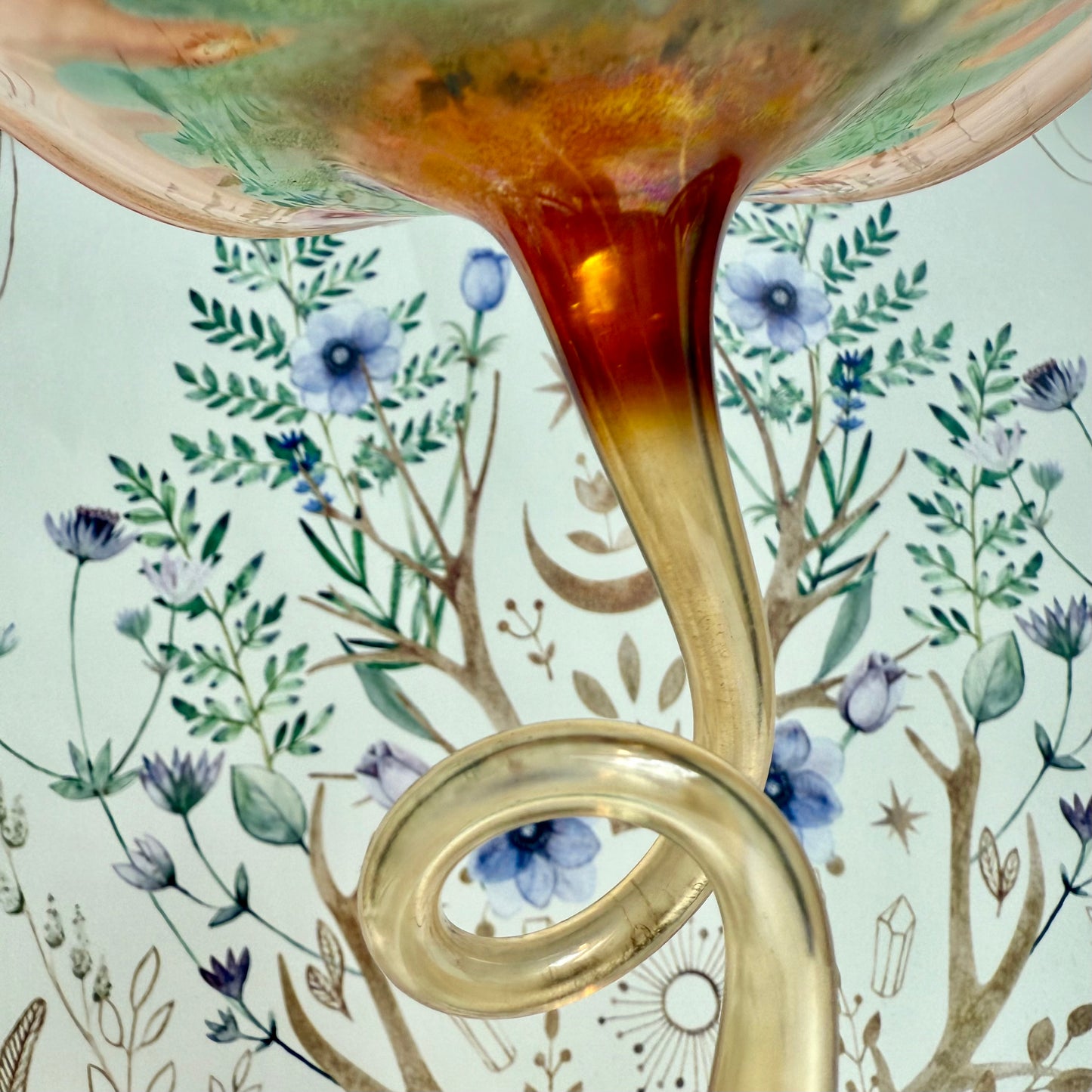 Vase en verre entrelacé