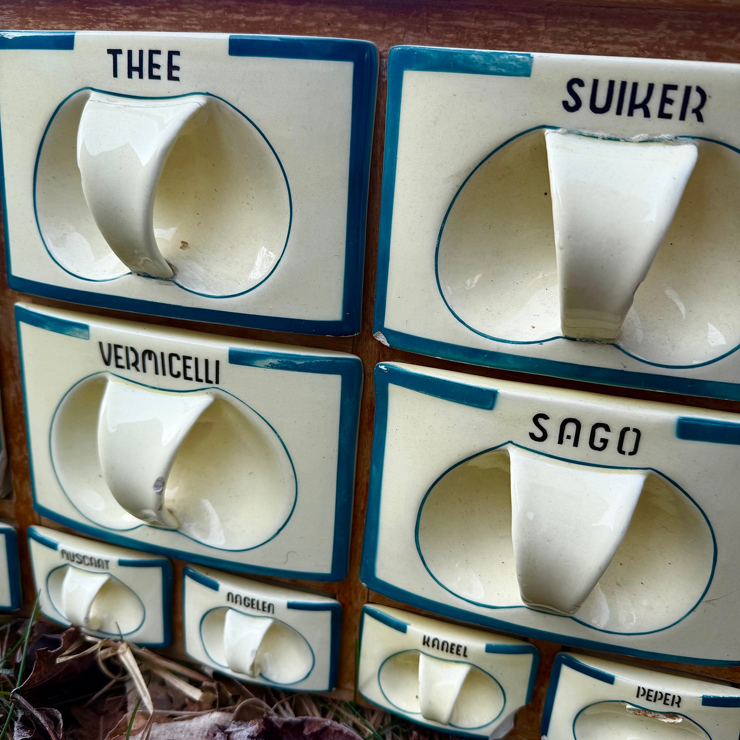 Gewürzregal 1930er Jahre