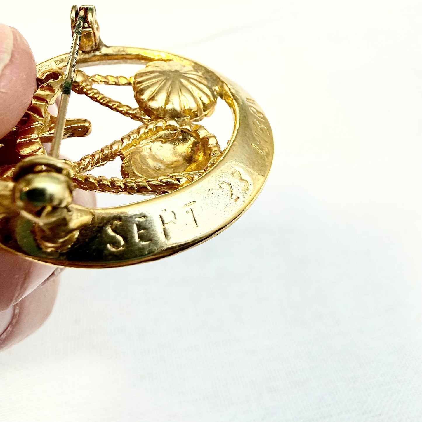 Trifari Sternzeichen Brosche Waage