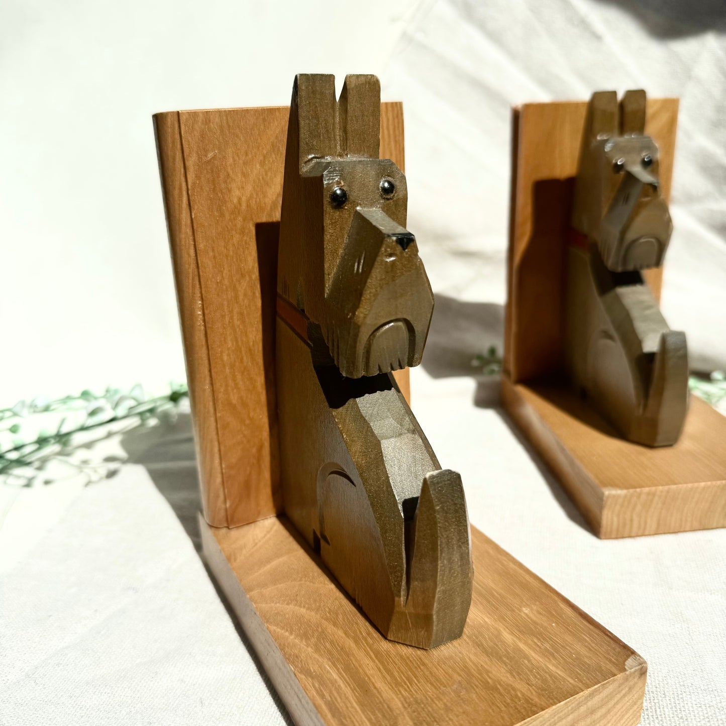 Buchstützen Hunde