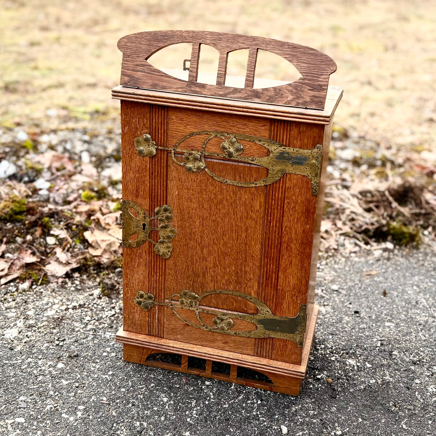 Jugendstil Schränkchen