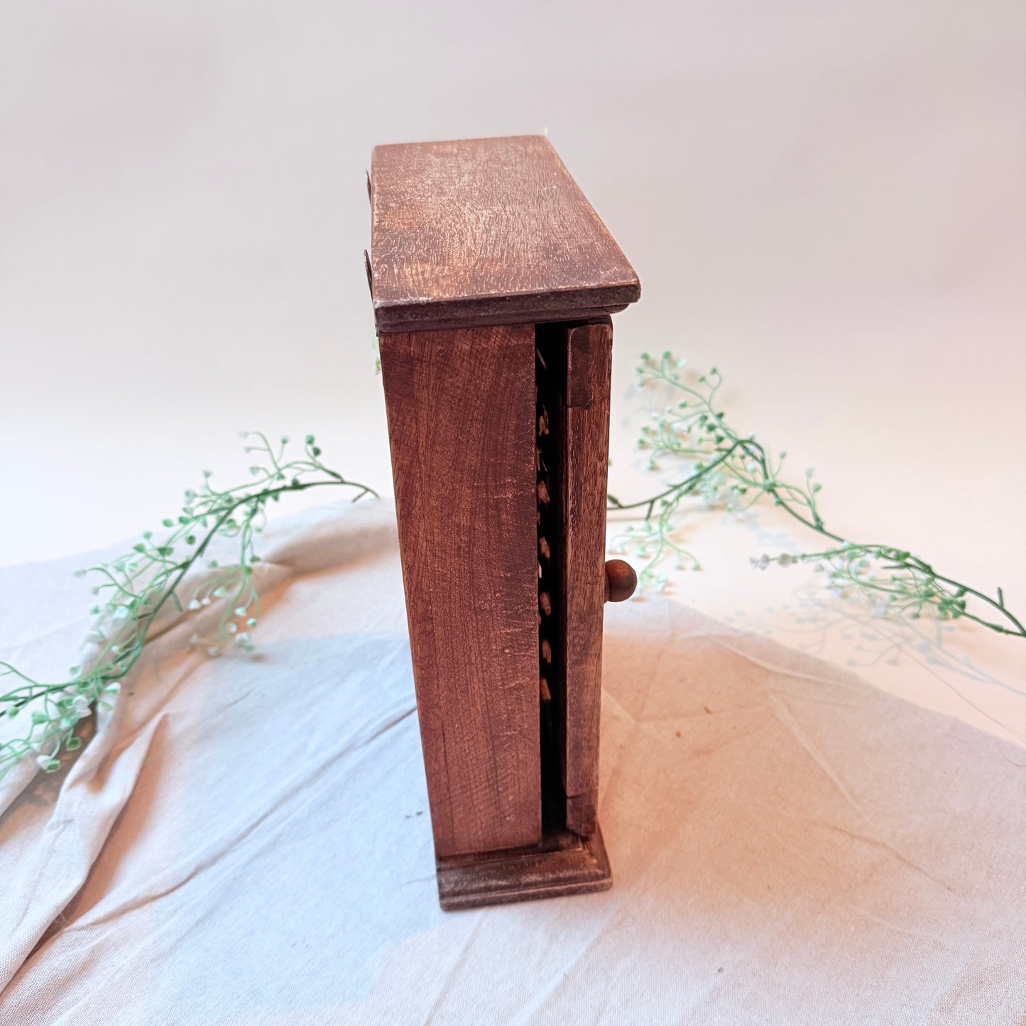 Holzregal Sterne