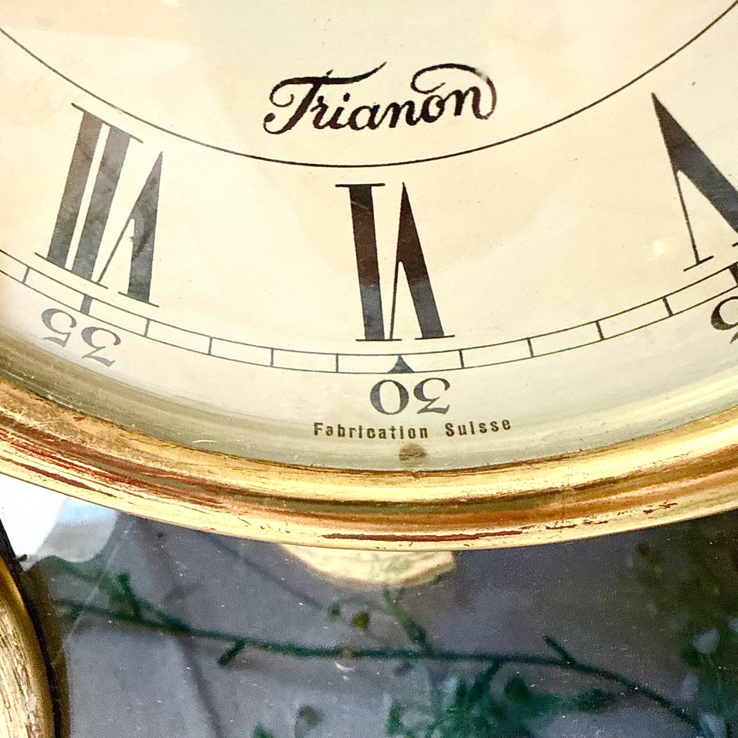 Uhr mit Wandkonsole