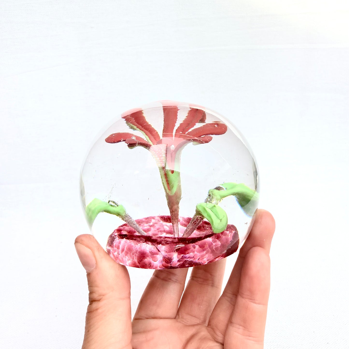Briefbeschwerer Blume lila