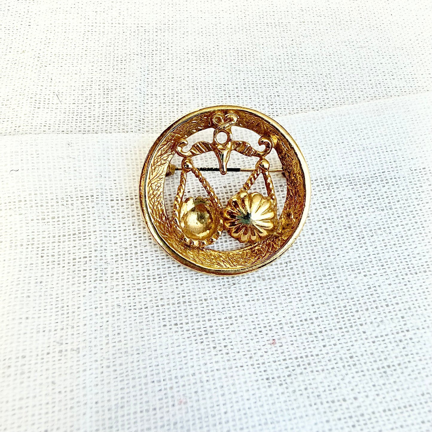 Trifari Sternzeichen Brosche Waage