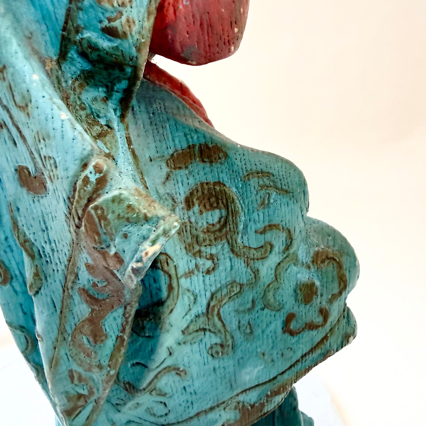 Stein Madonna bemalt