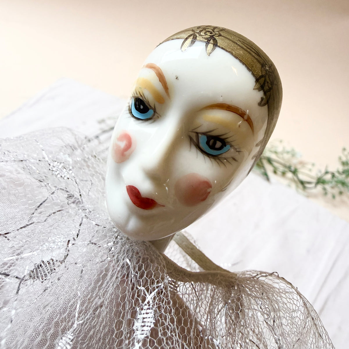 Harlekin Puppe weiß