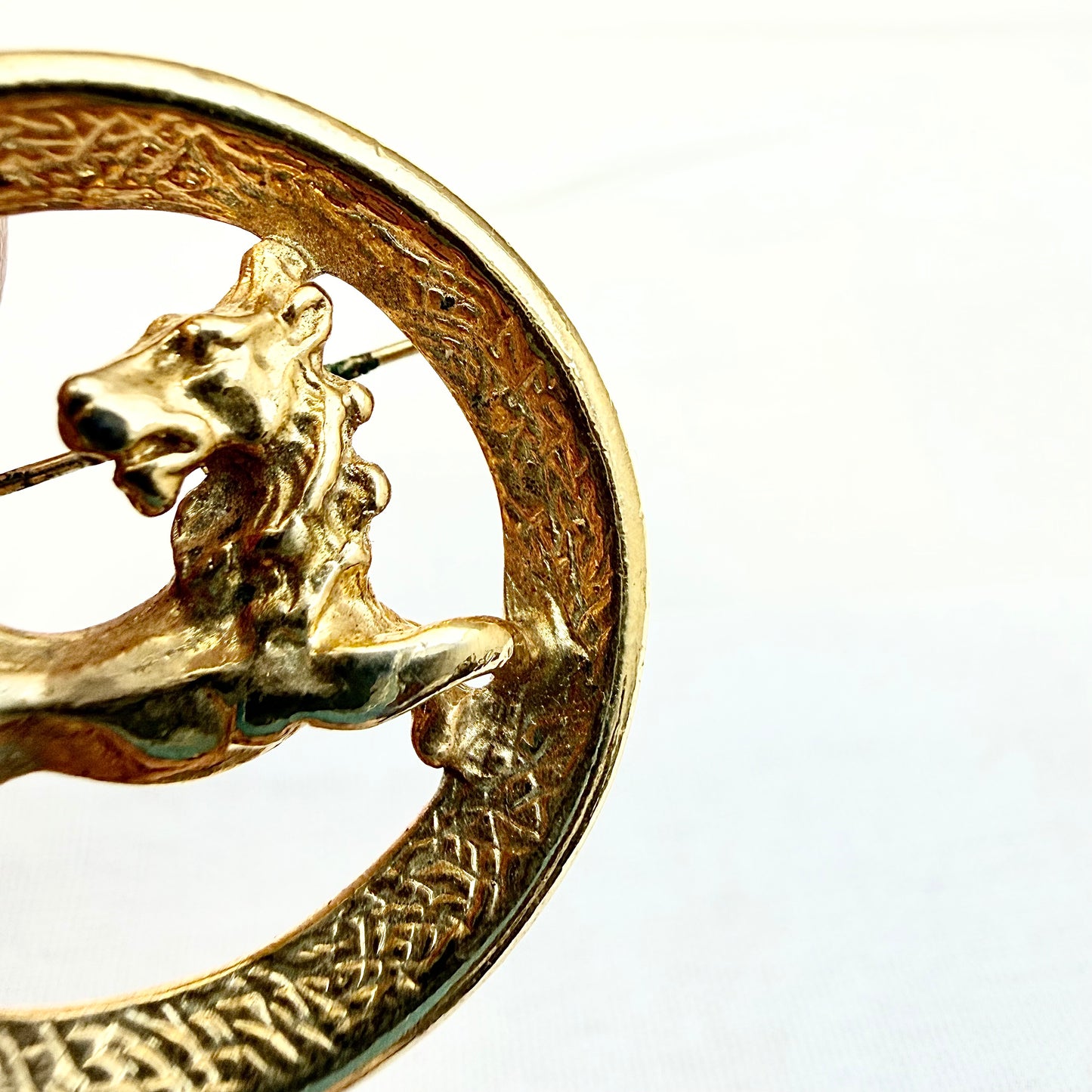 Trifari Sternzeichen Brosche Löwe