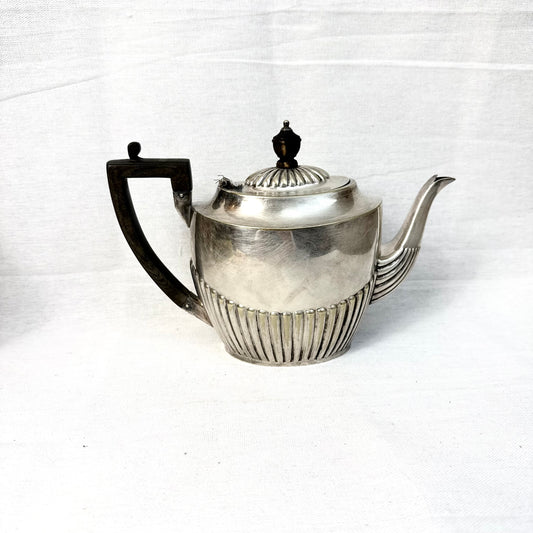 Teekanne versilbert England 1930