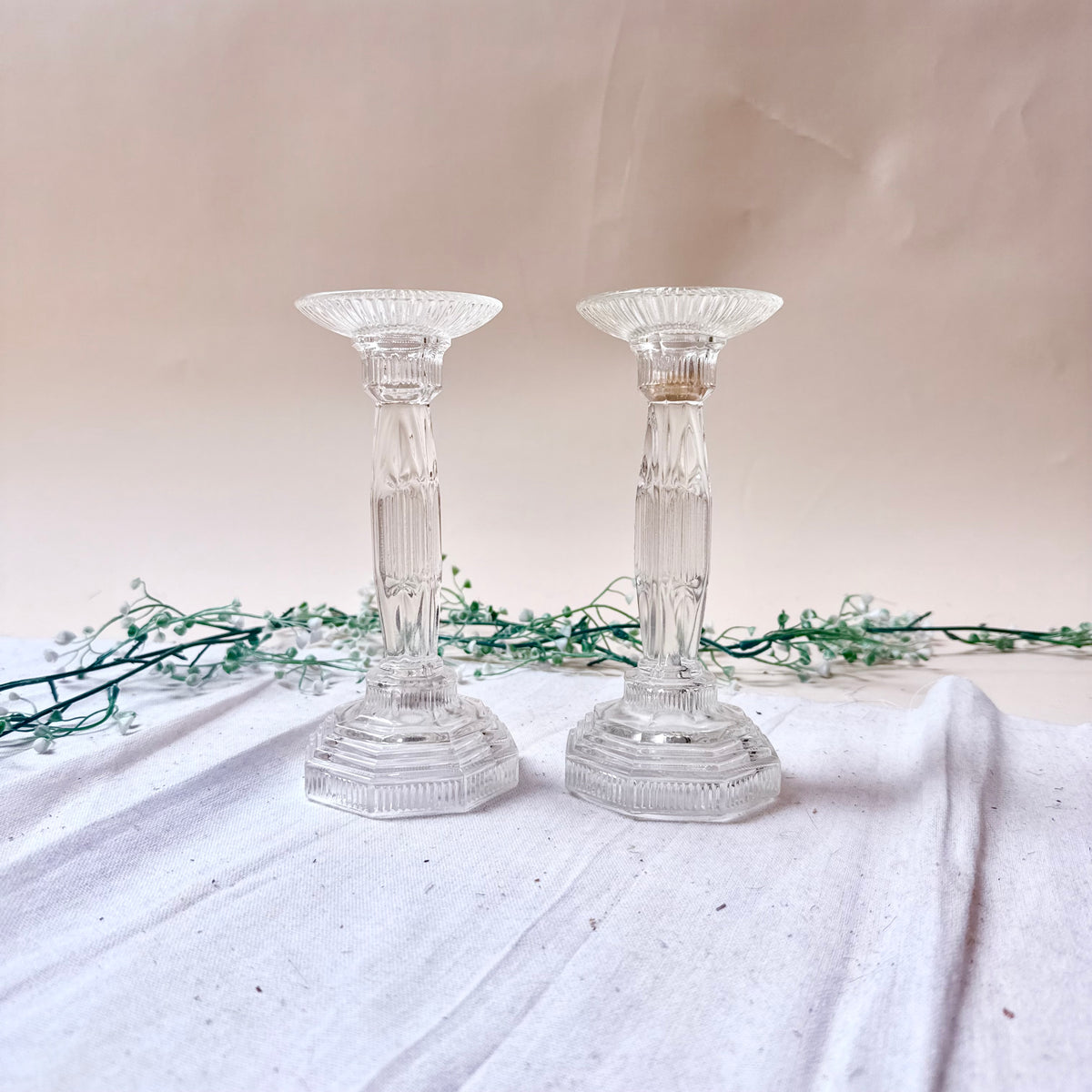 Paar Glas Kerzenständer