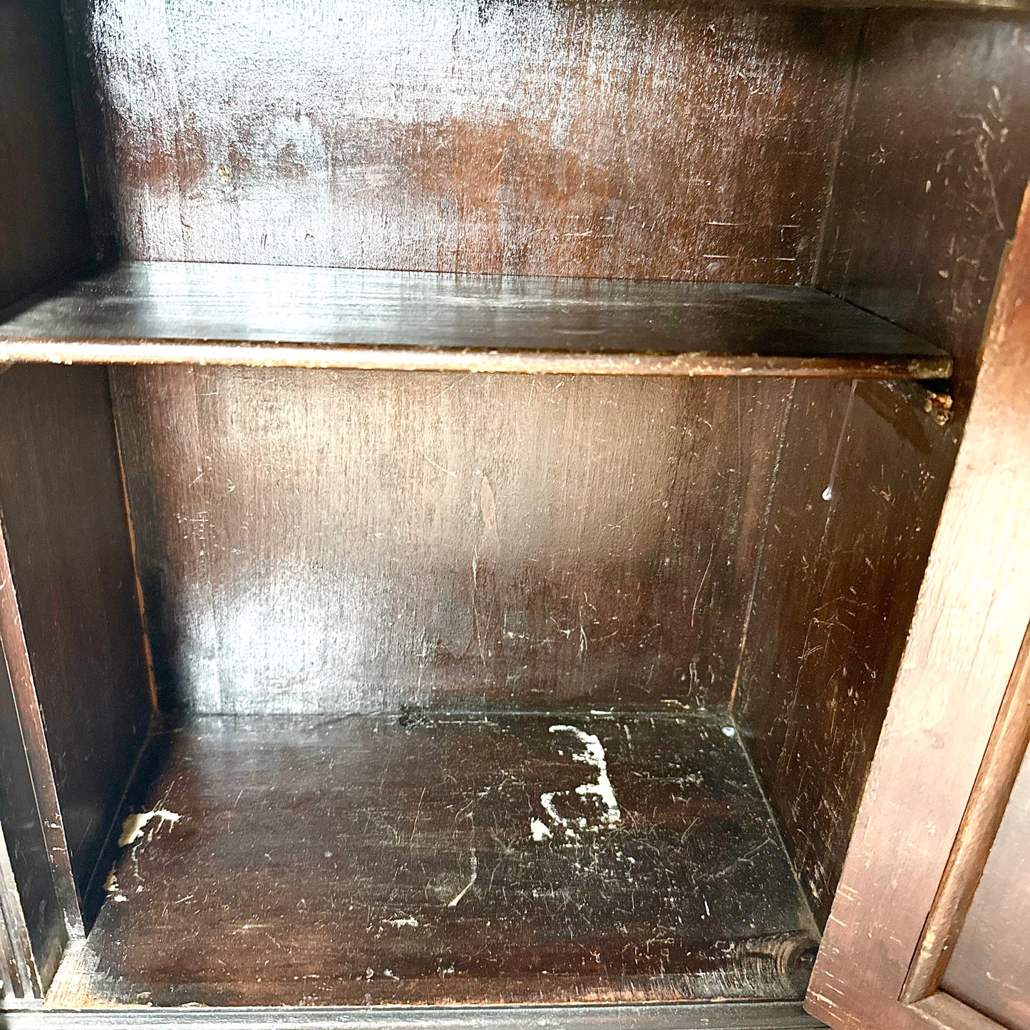 Holz Schränkchen graviert