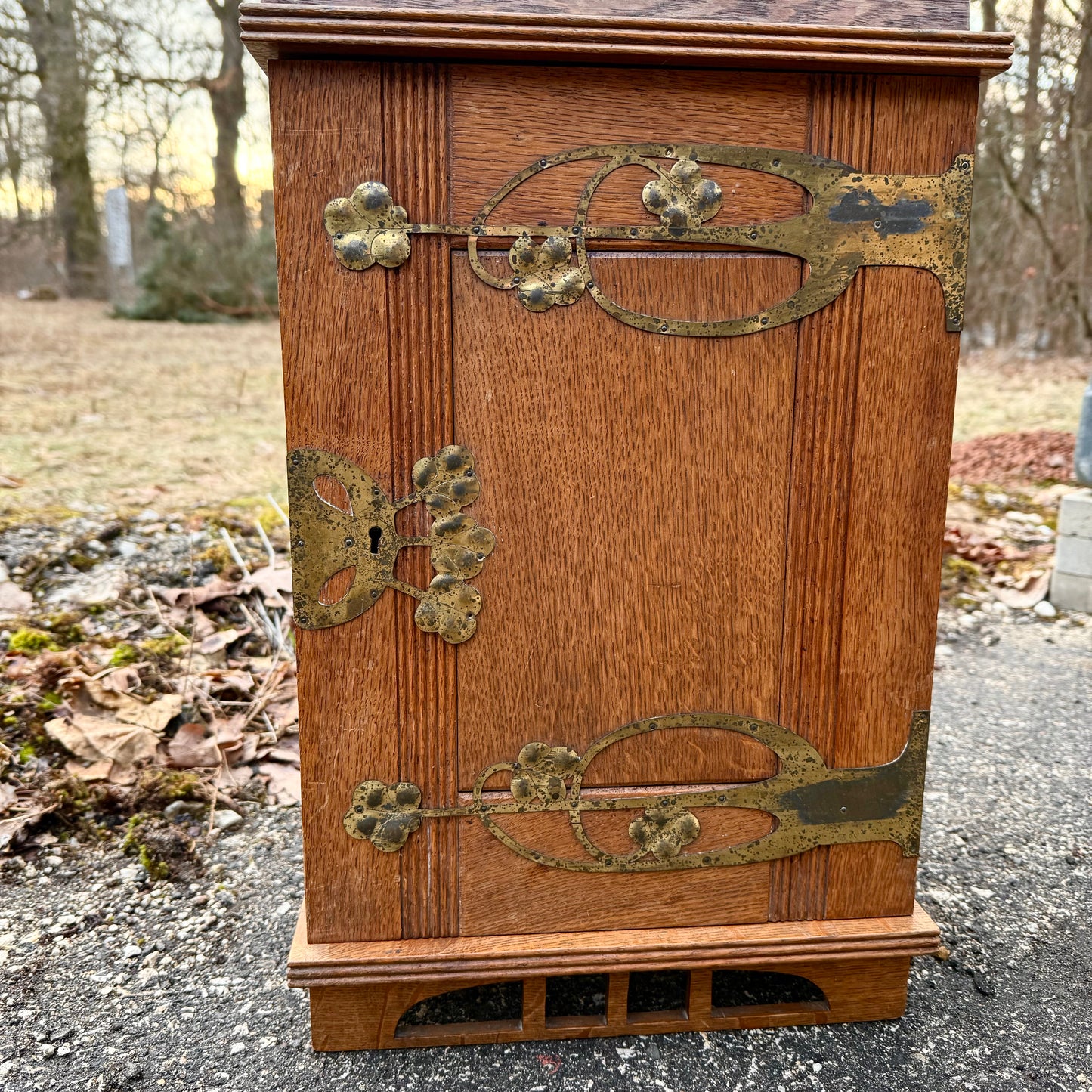 Jugendstil Schränkchen