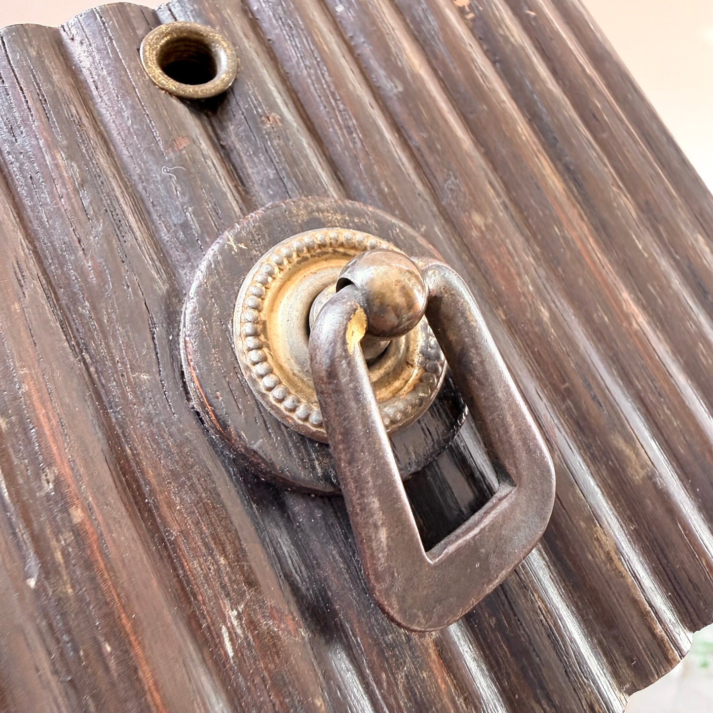 Schublade Nähmaschine dunkel