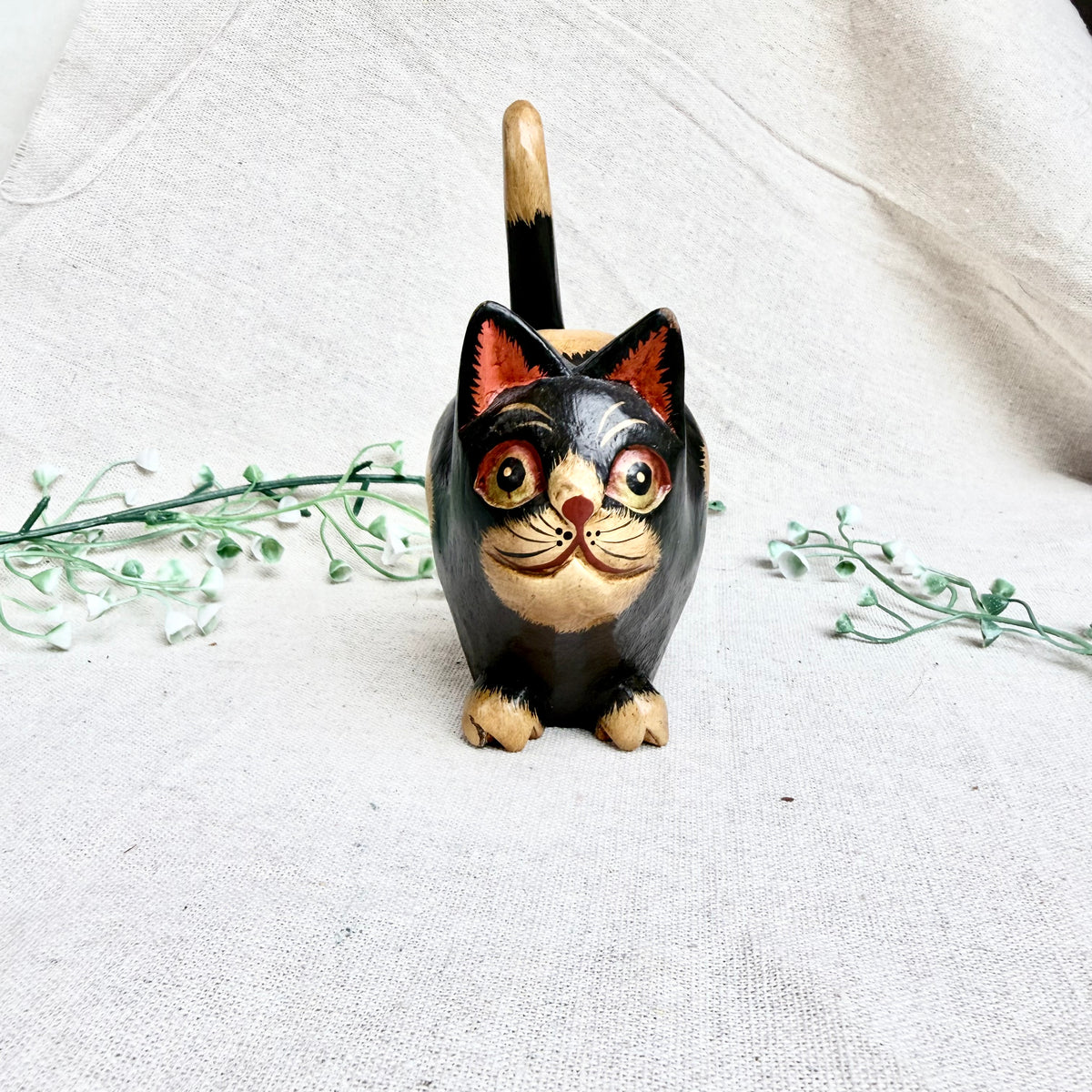 Balinesische Holzfigur Katze klein