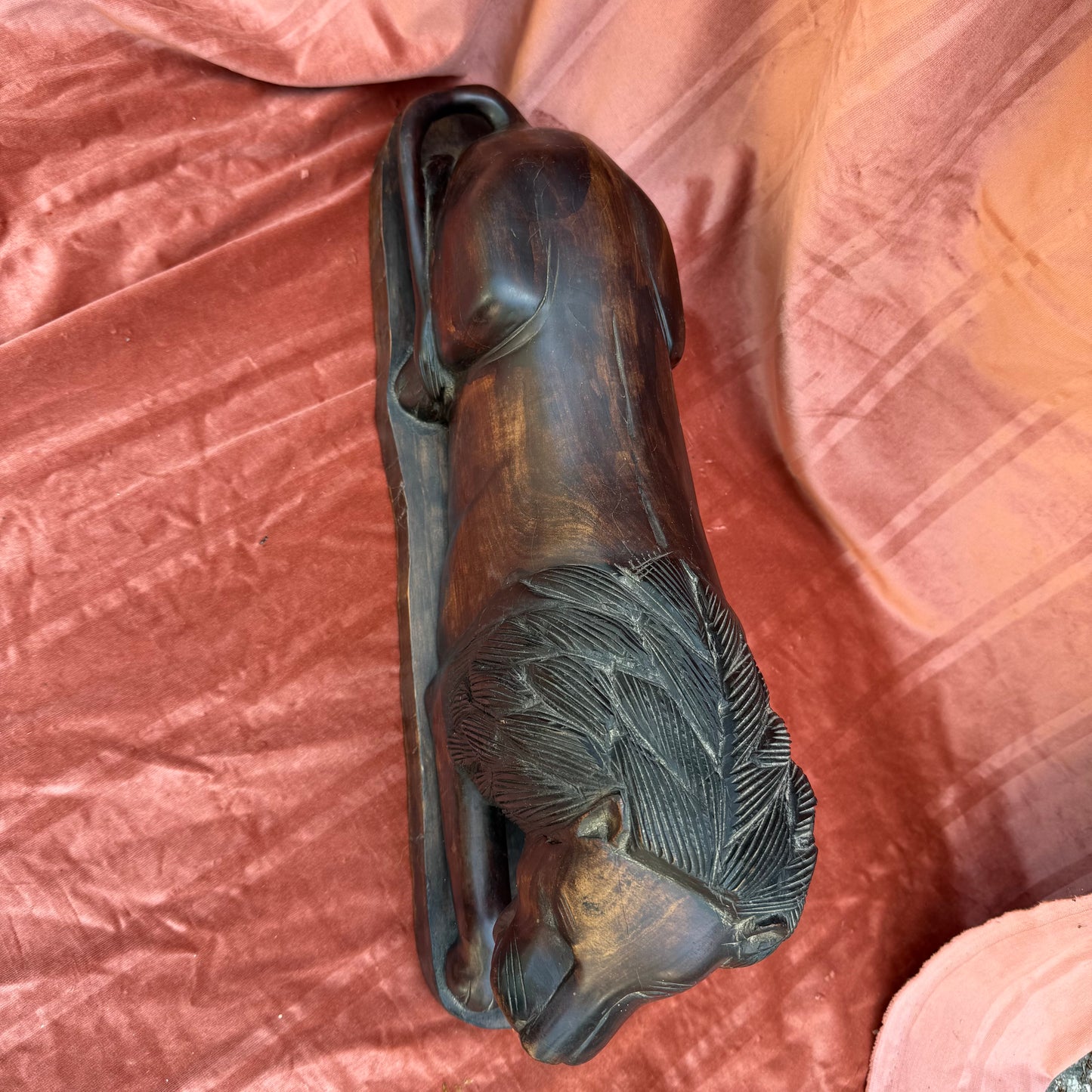 Löwe Holz geschnitzt
