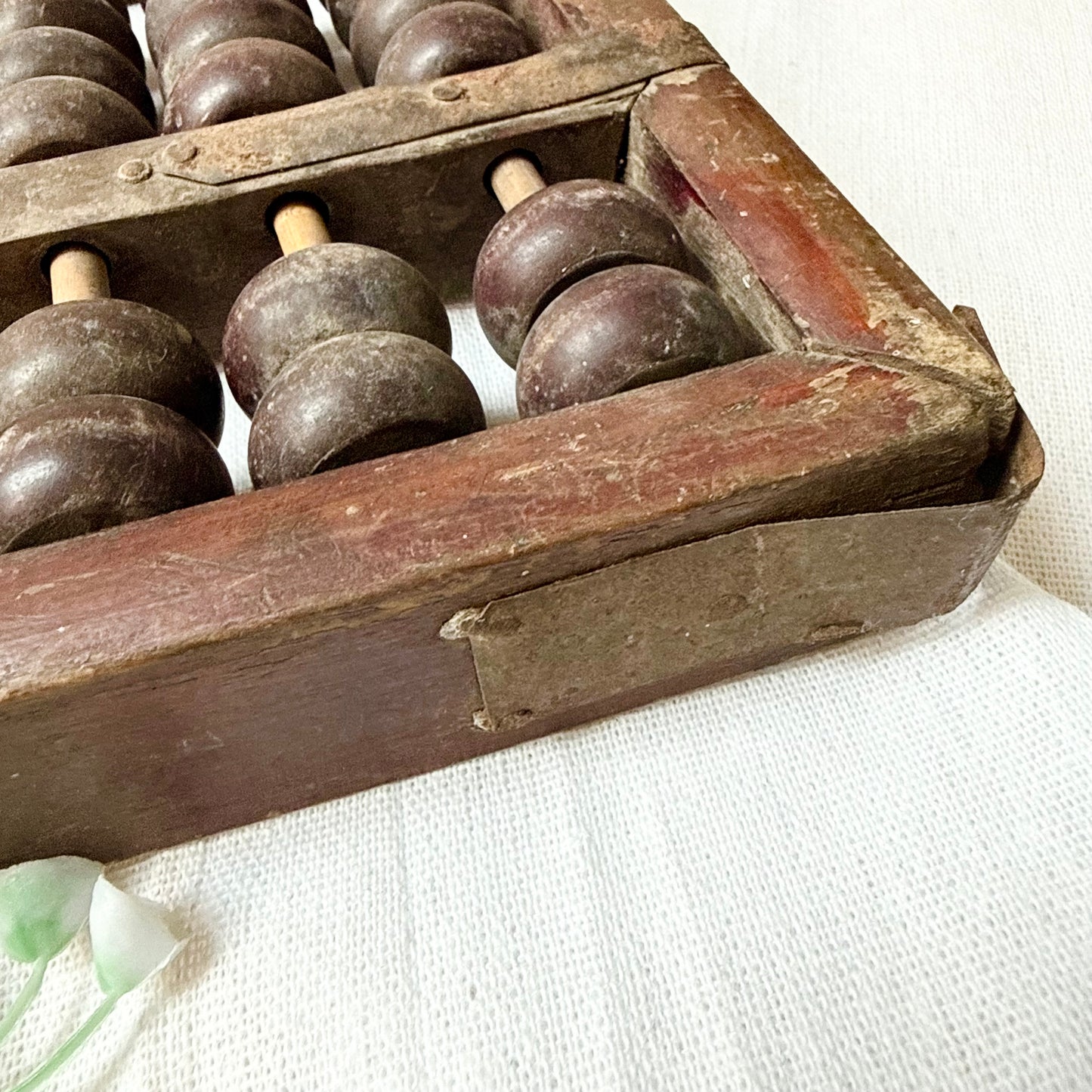 Antiker Rechenschieber aus Holz