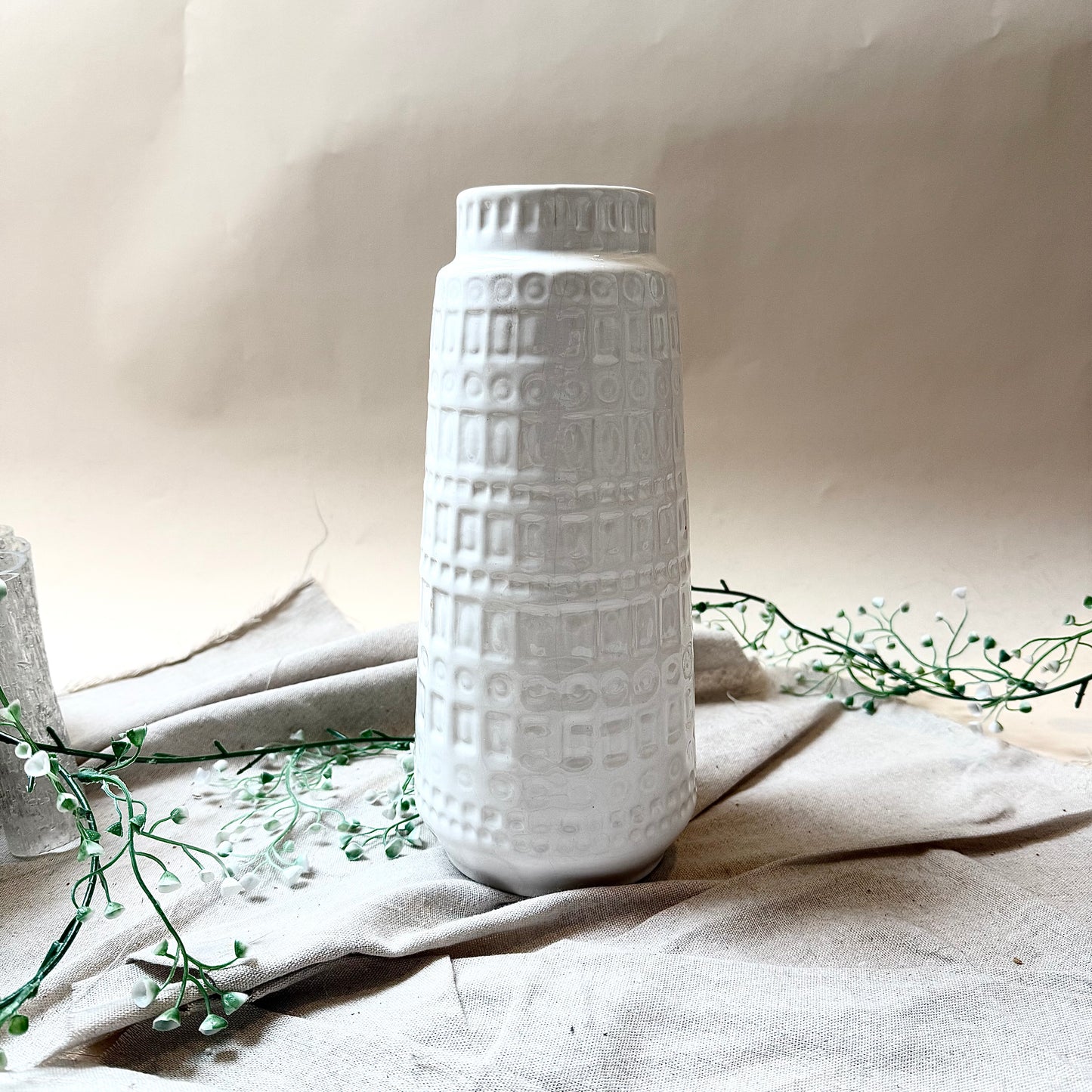 Inka Vase von Scheurich in weiß