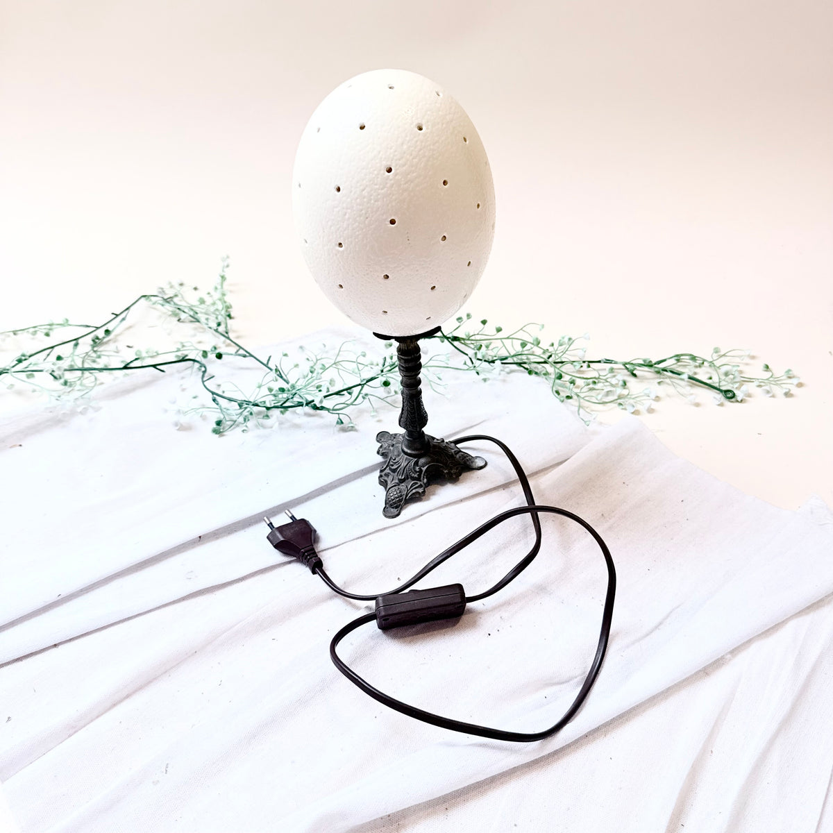 Straußenei Lampe
