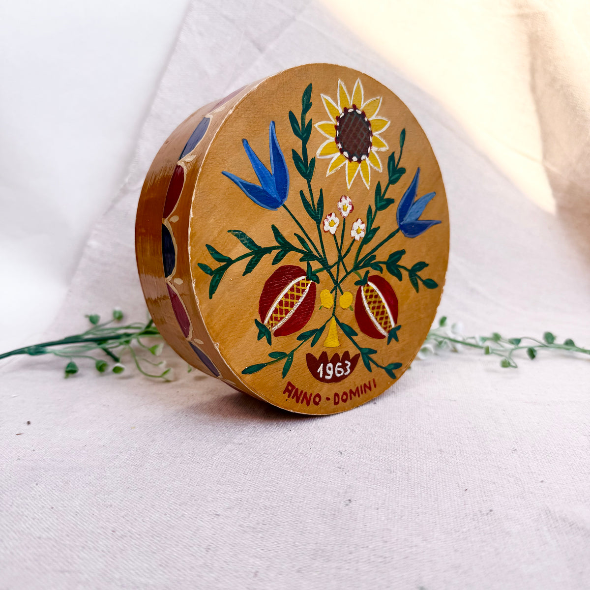 Holzdose handbemalt 1963