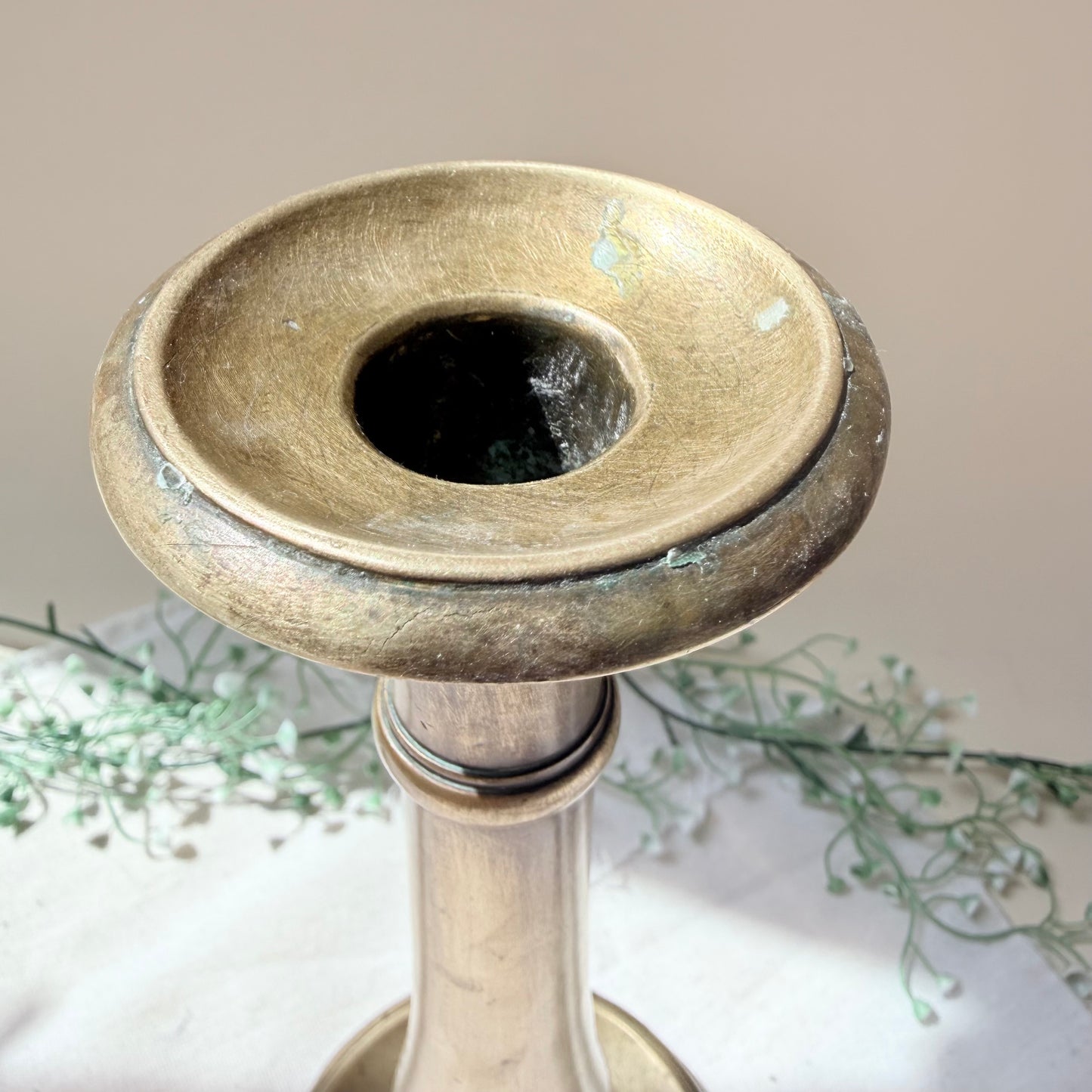 Schlichter Messing Kerzenständer groß