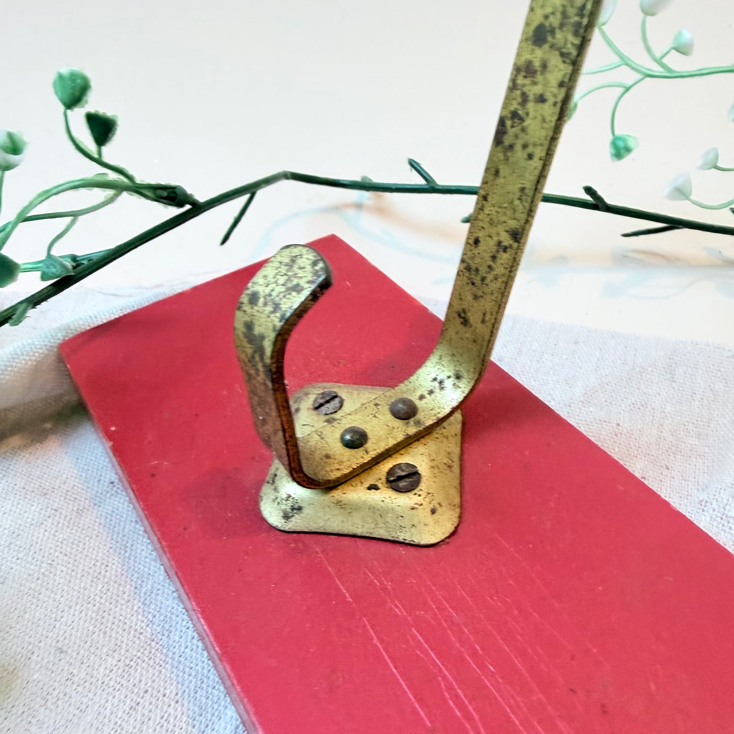 50s Garderobe rot