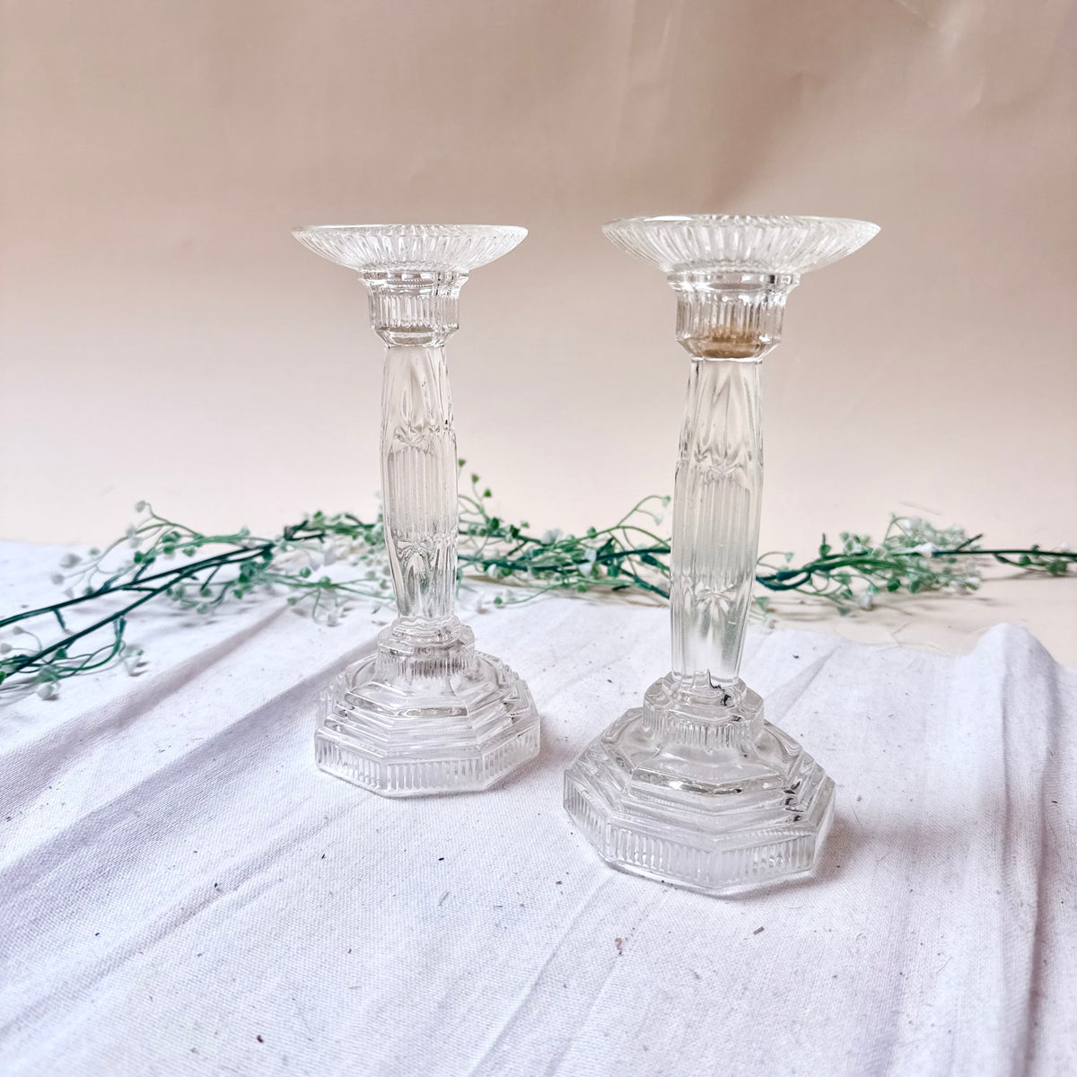 Paar Glas Kerzenständer