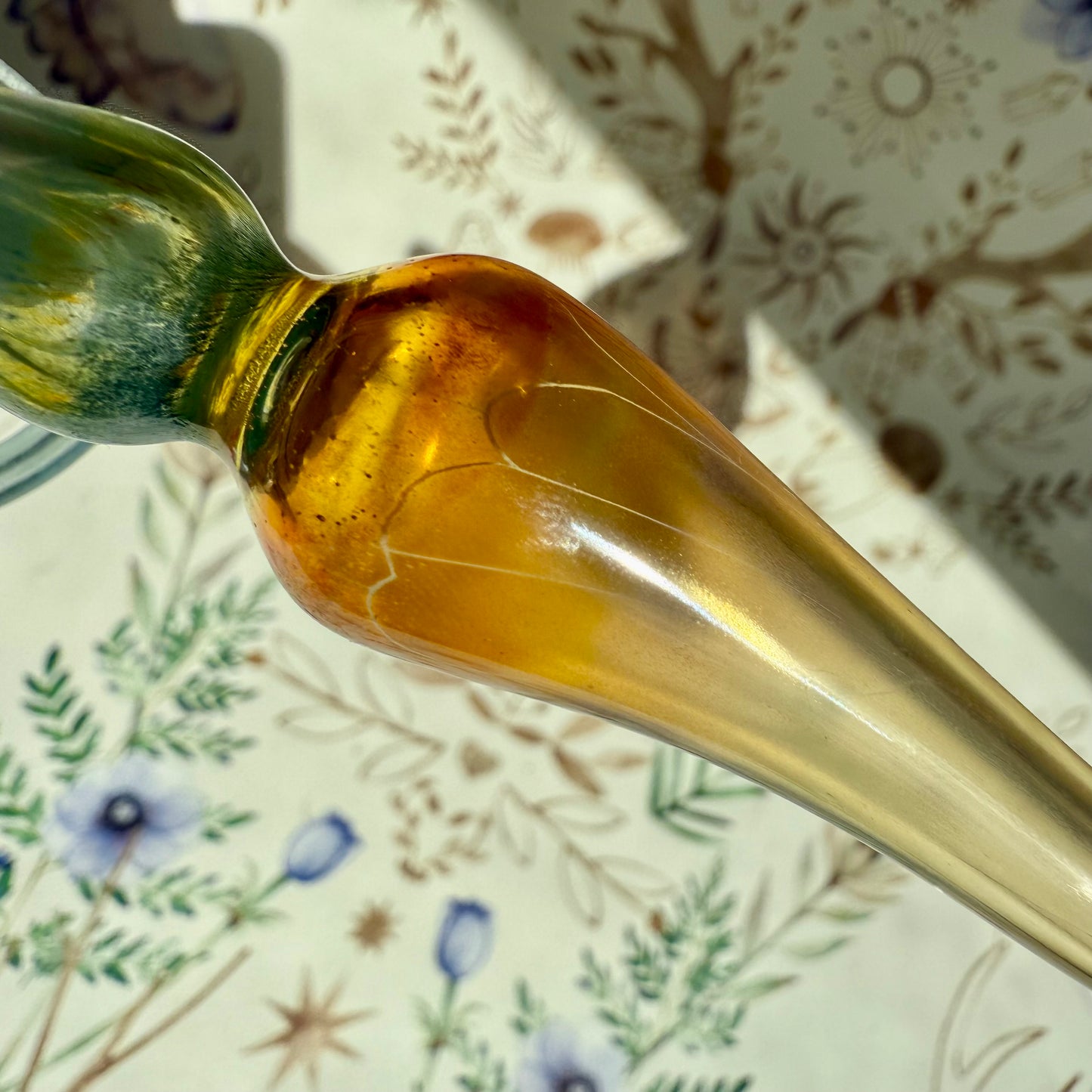 Vase en verre entrelacé