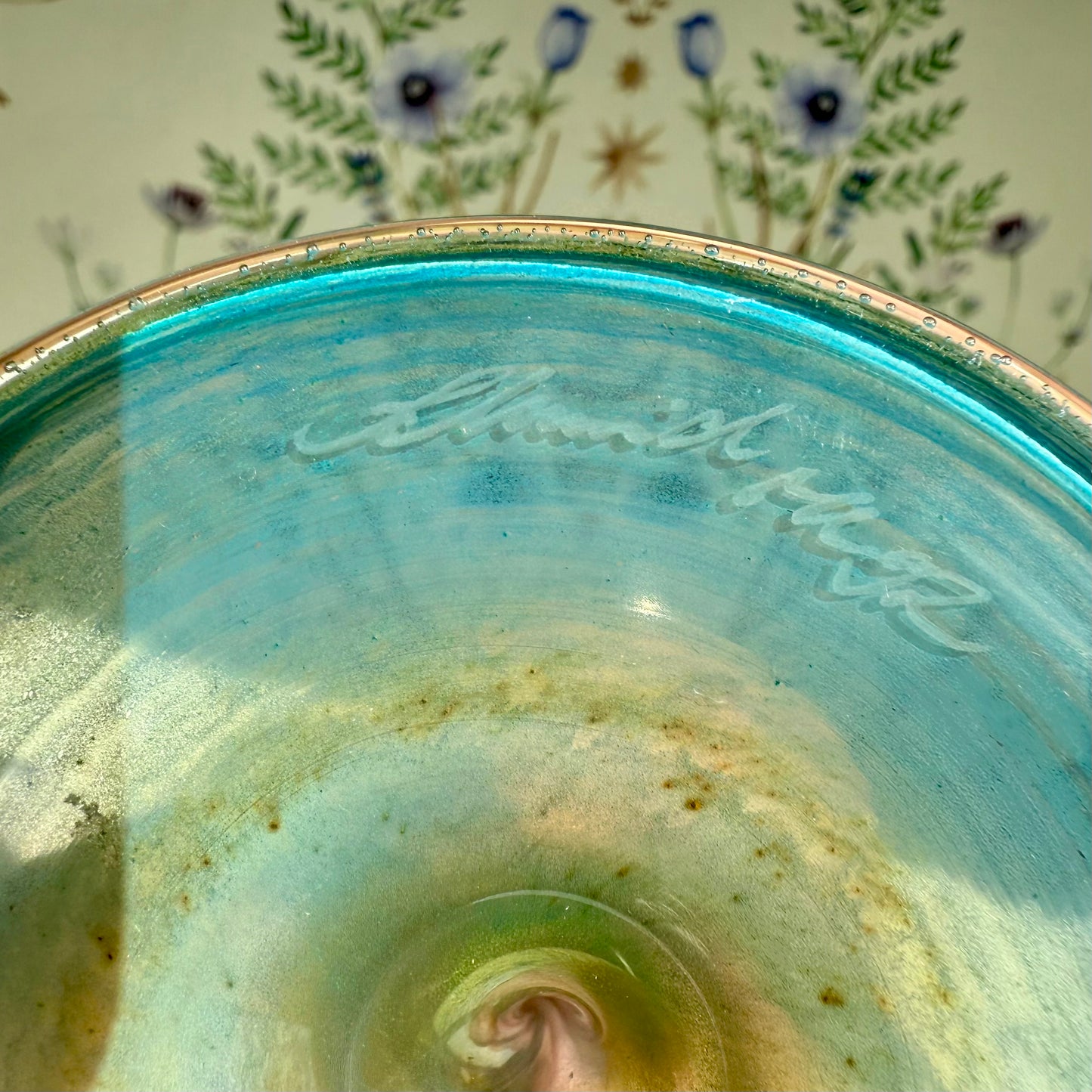 Vase en verre entrelacé
