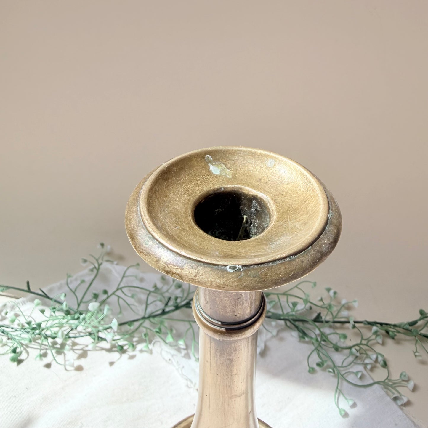 Schlichter Messing Kerzenständer groß