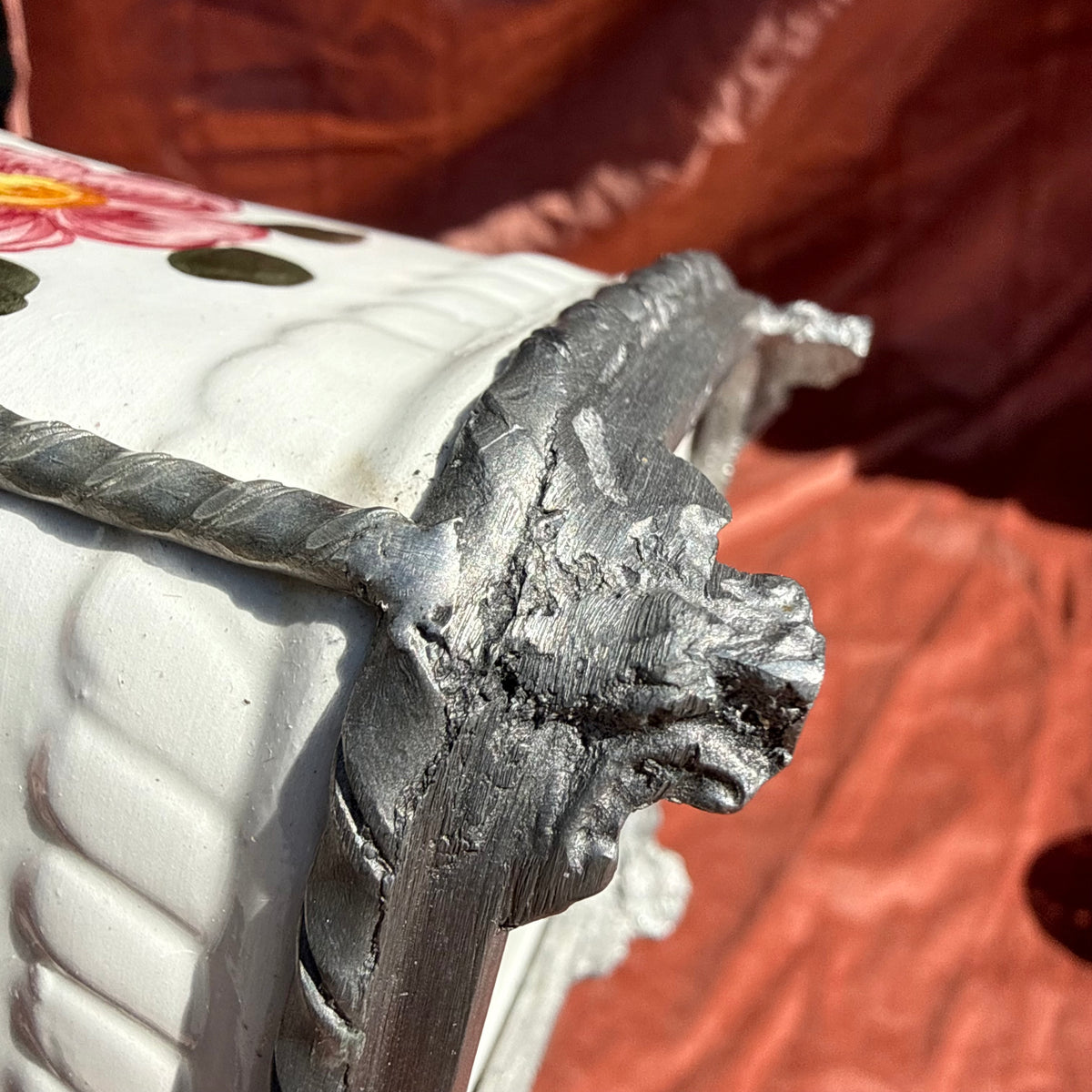 Zuckerdose in Zinngeflecht