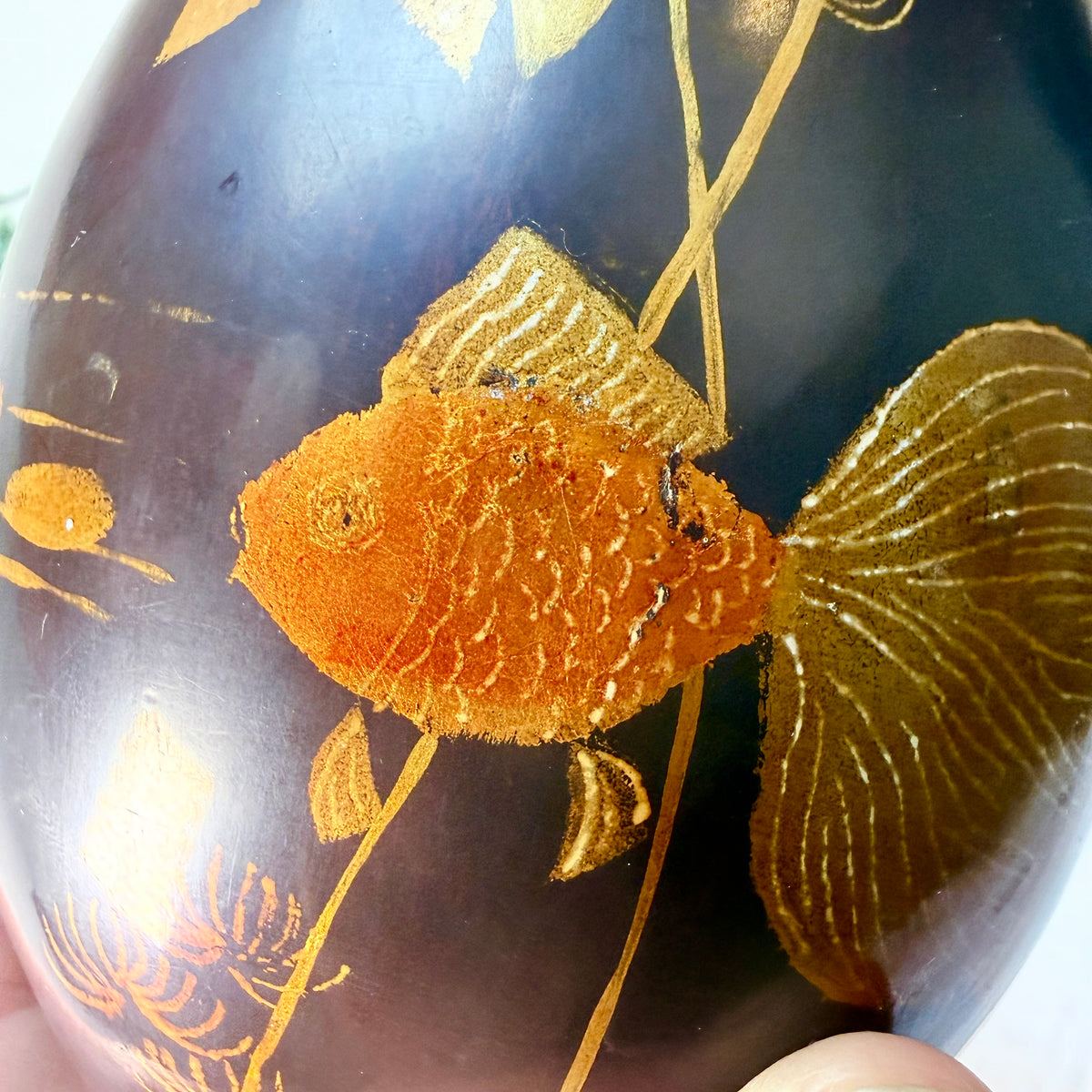 Asiatische Lackvase Fische