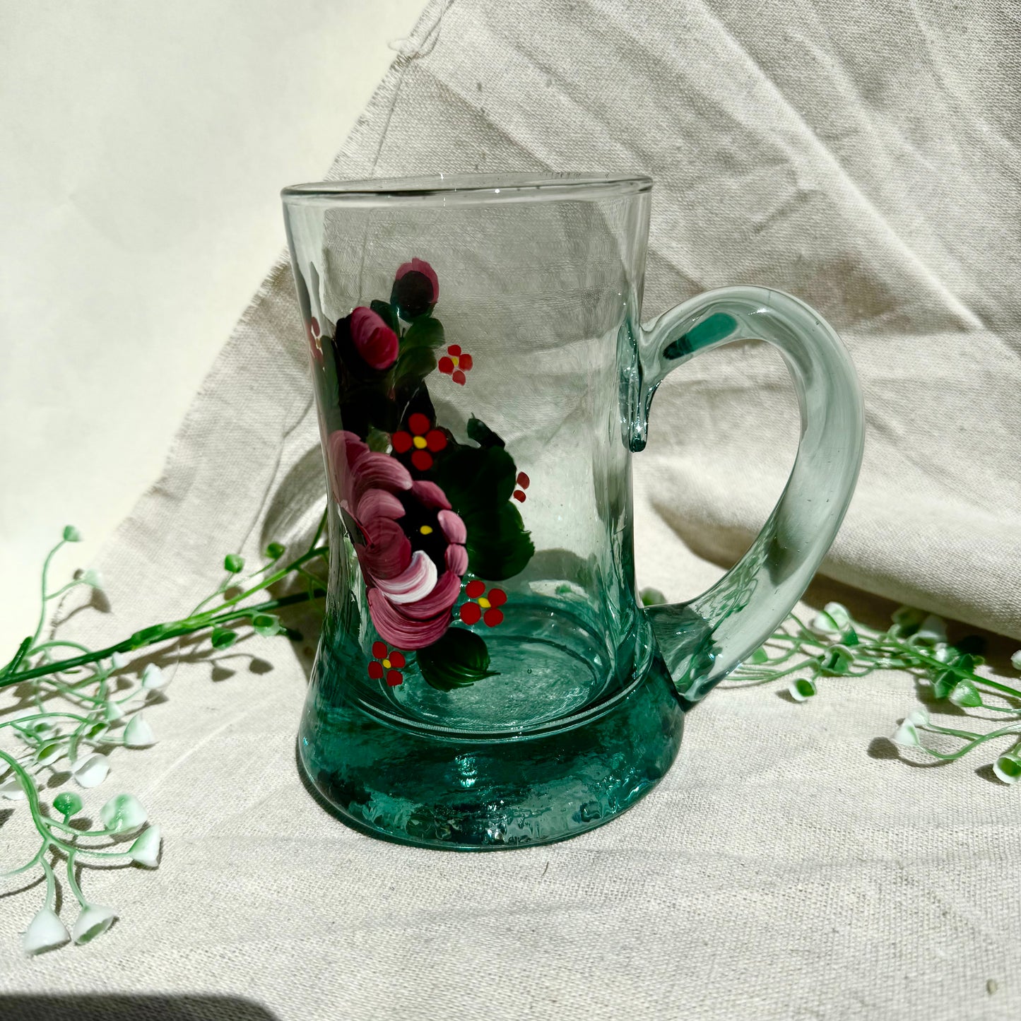 Glaskrug Blumen handbemalt